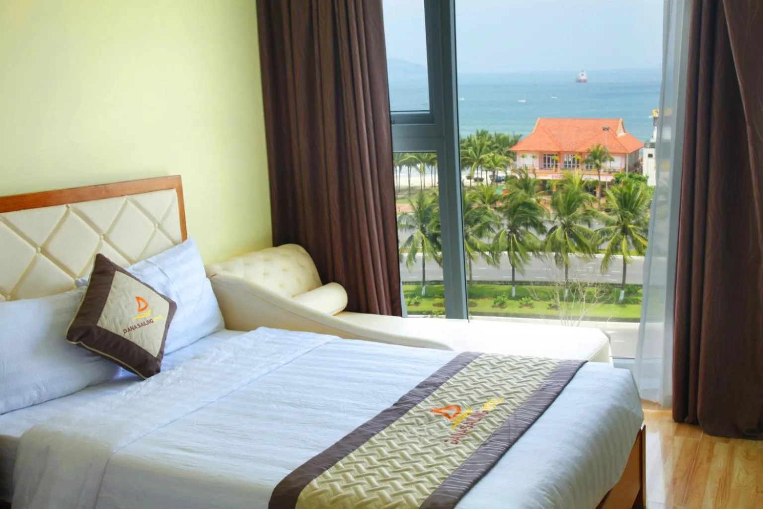 Sea view, Bed in DaNa Sailing Hotel