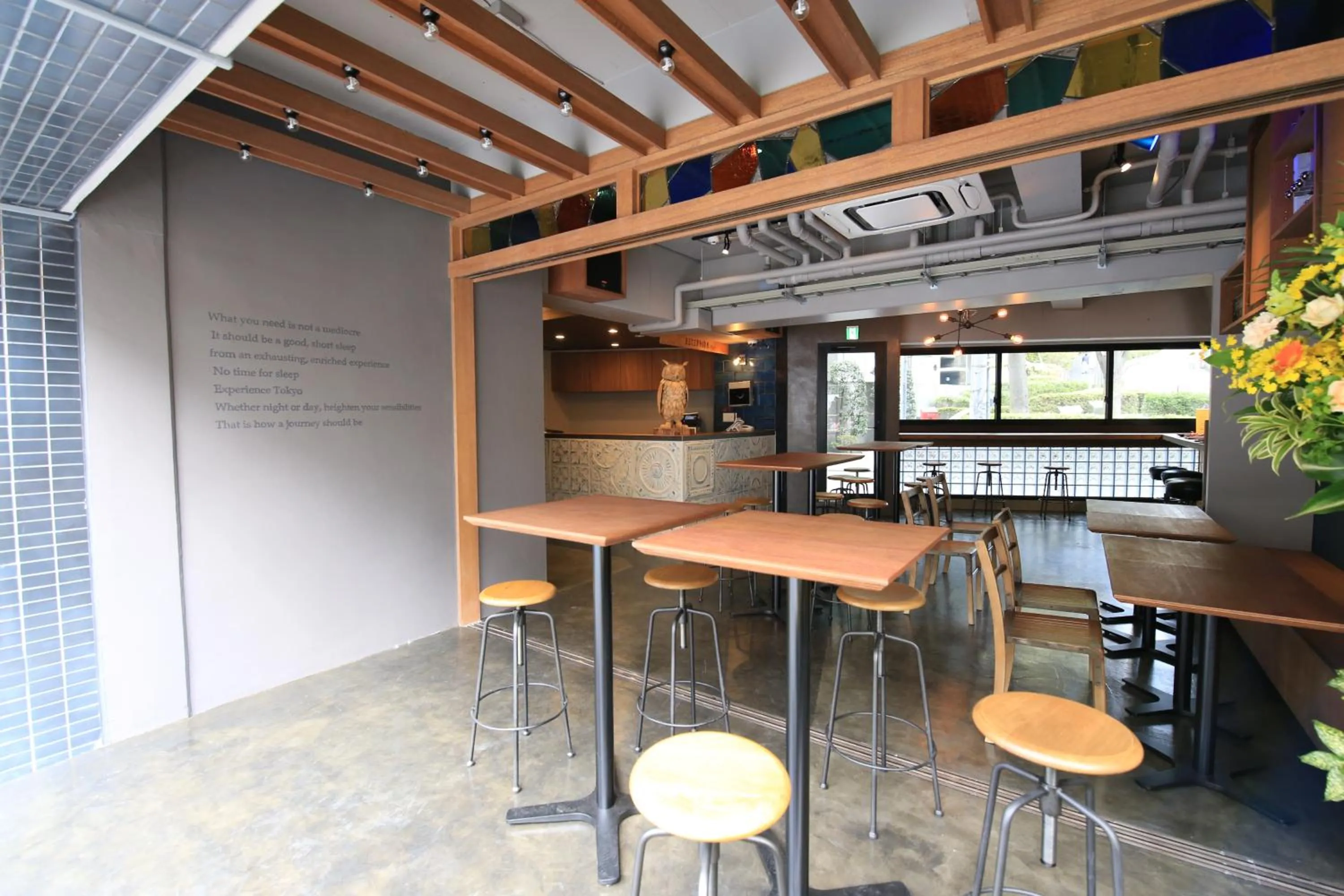 Lounge or bar in Wise Owl Hostels Shibuya