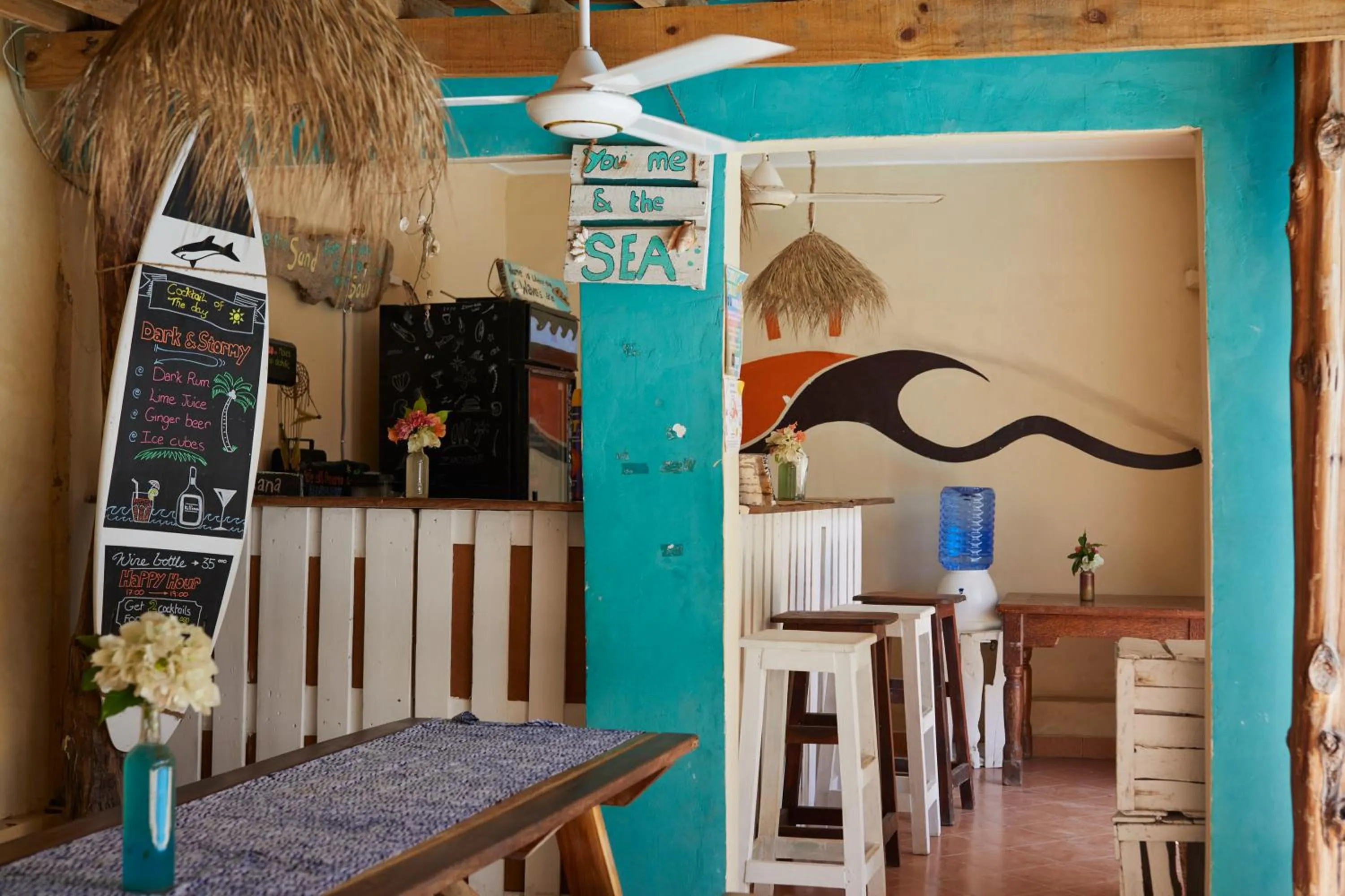 Lounge or bar in Ebb & Flow