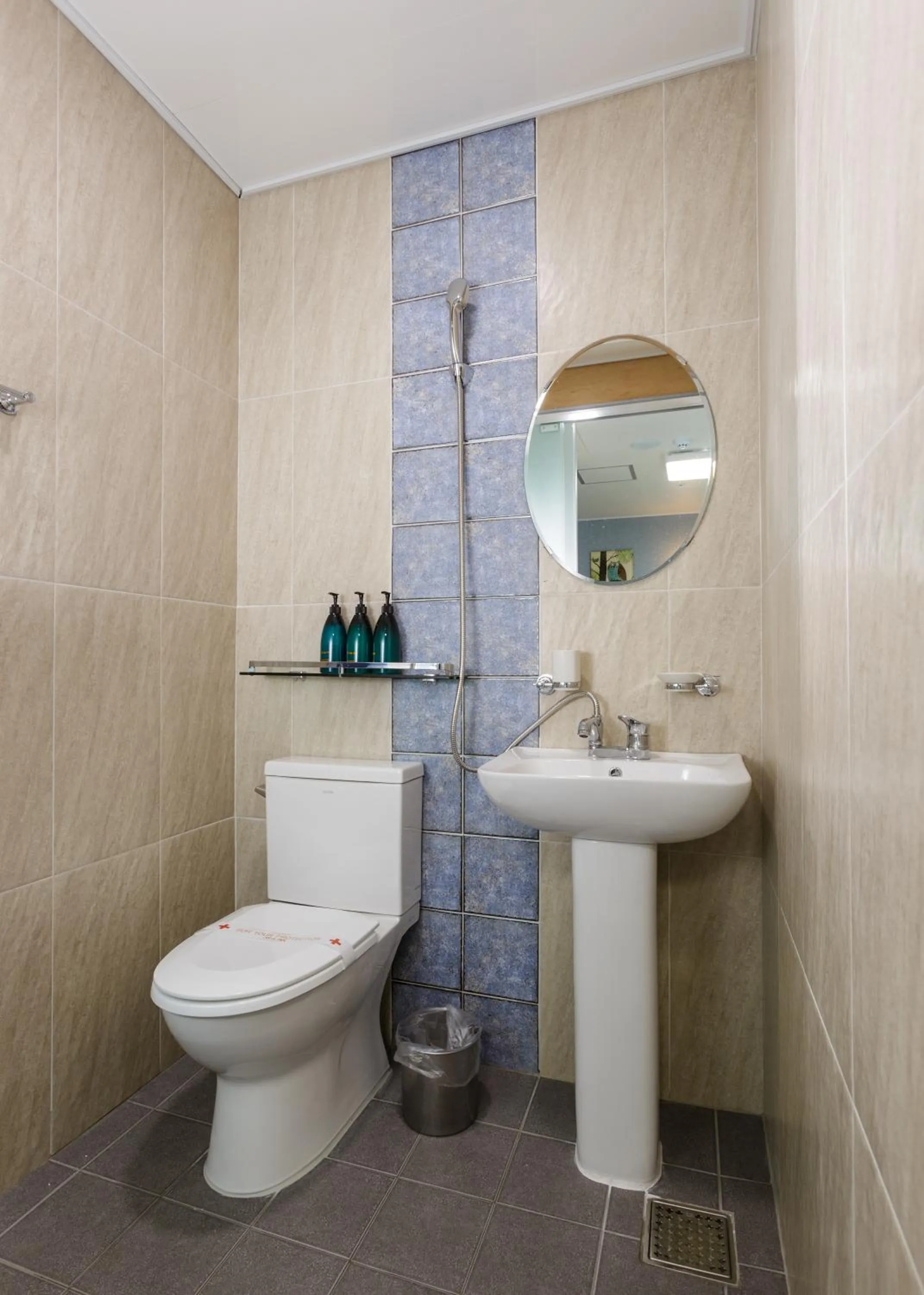 Shower in Myeongdong Sunshine Guesthouse