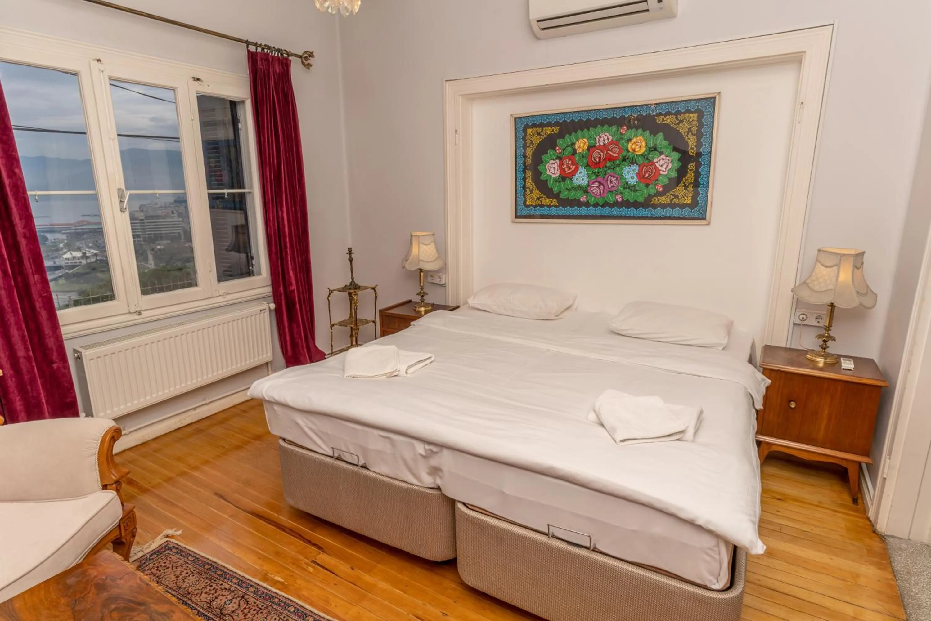 Bed in Büyük Konak İzmir