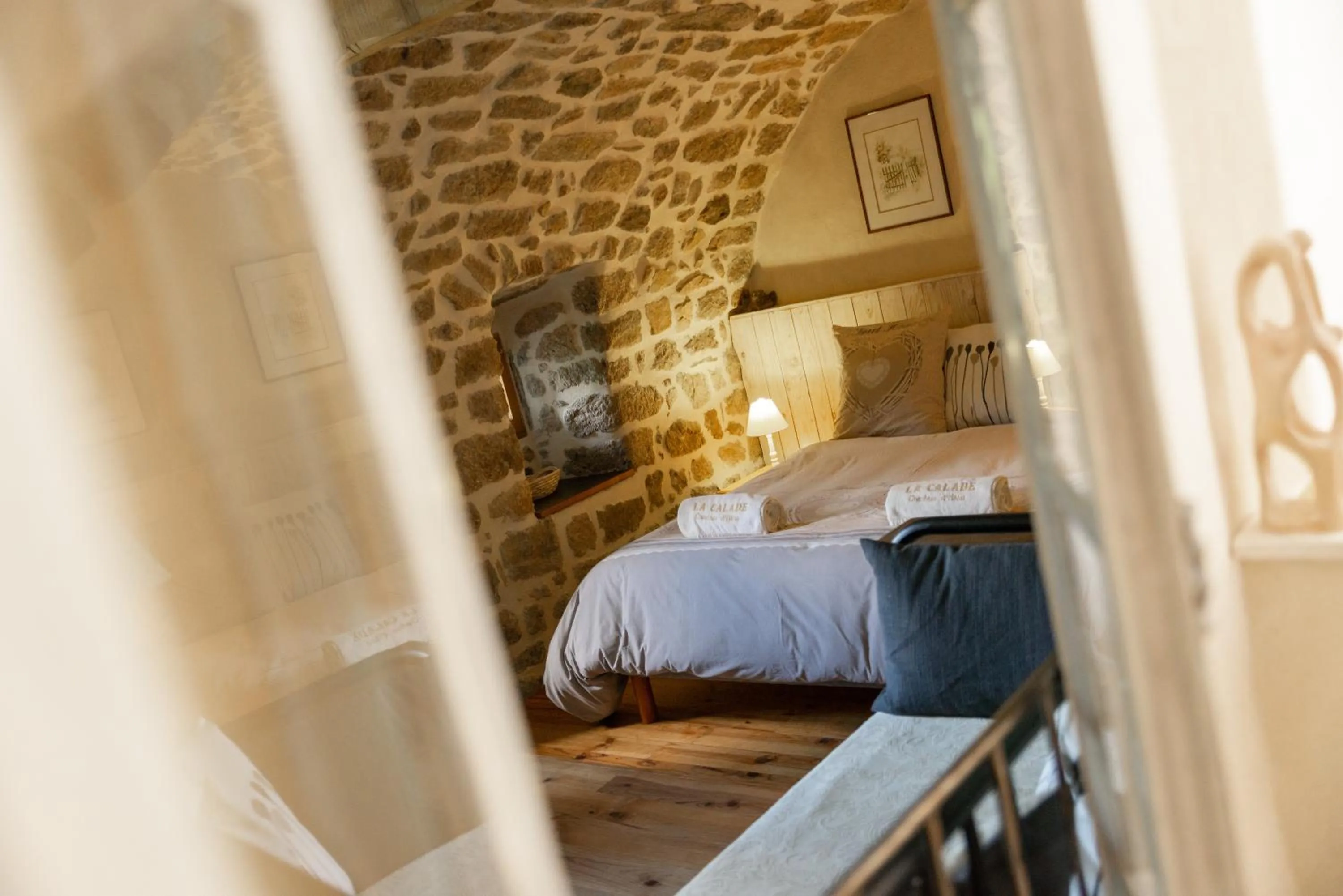 Photo of the whole room, Bed in La Calade Chambres d'Hôtes & Espace Bien-Etre