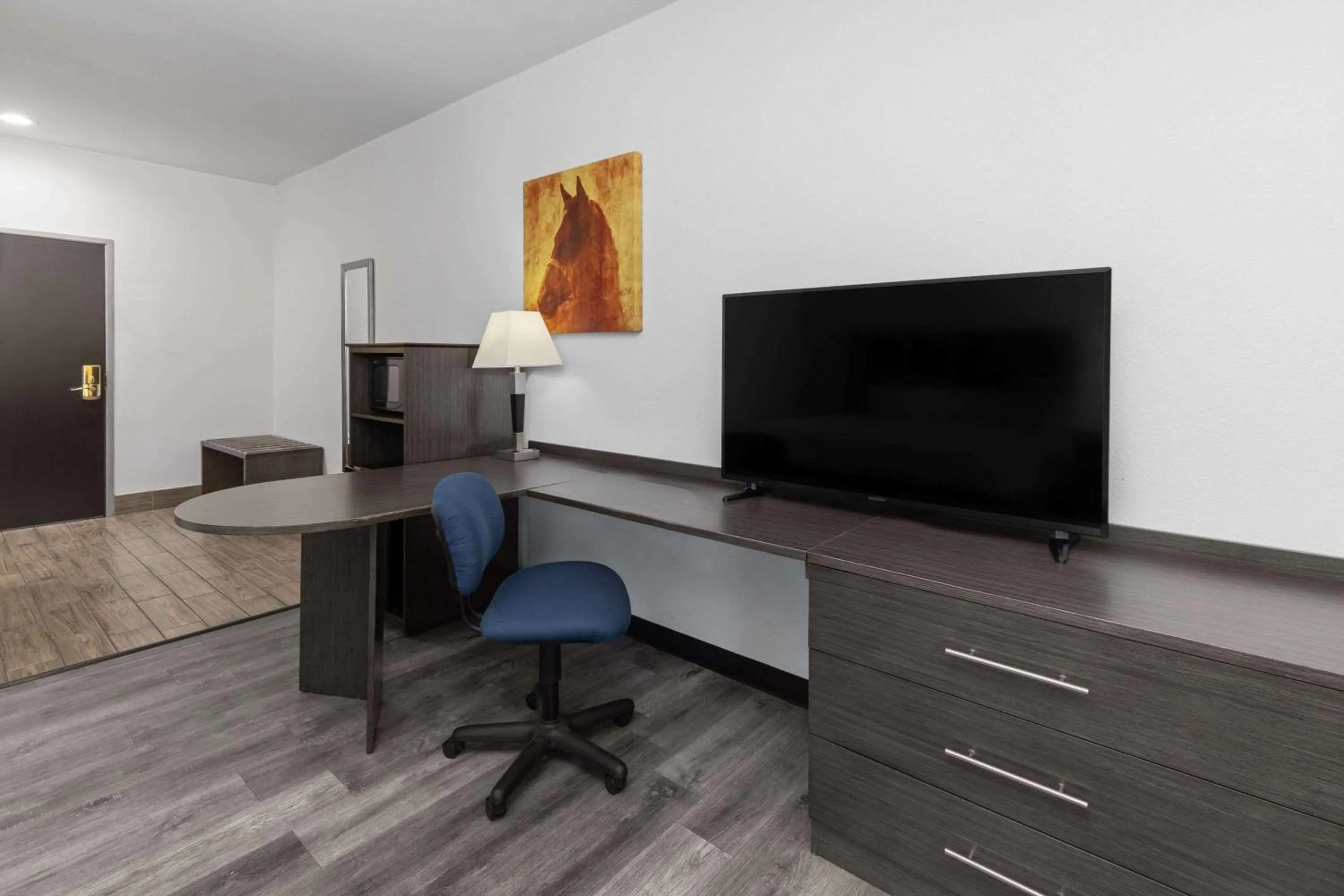Photo of the whole room in Days Inn & Suites by Wyndham Lubbock Medical Center
