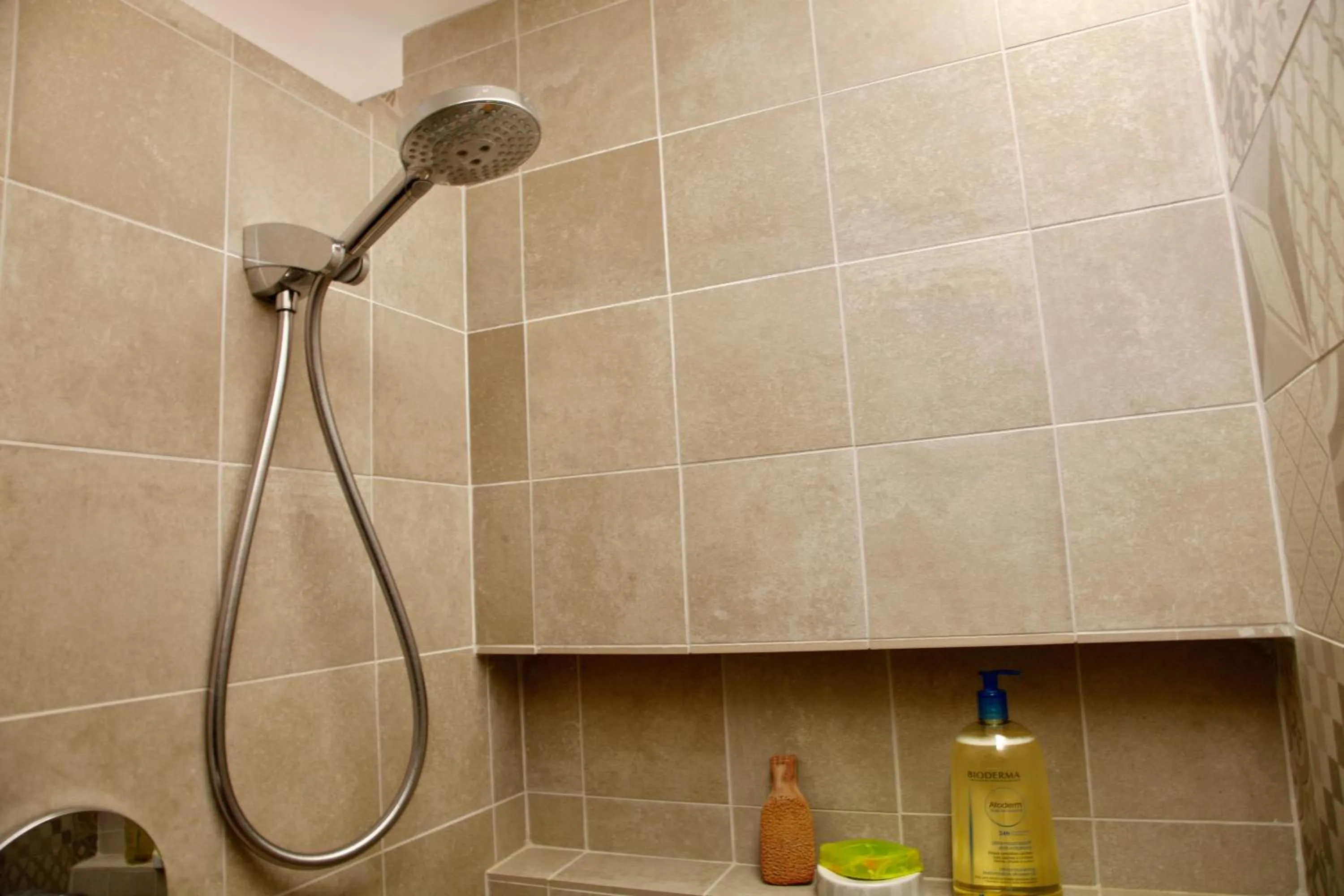 Shower in Les Suites de Catherine, la 35