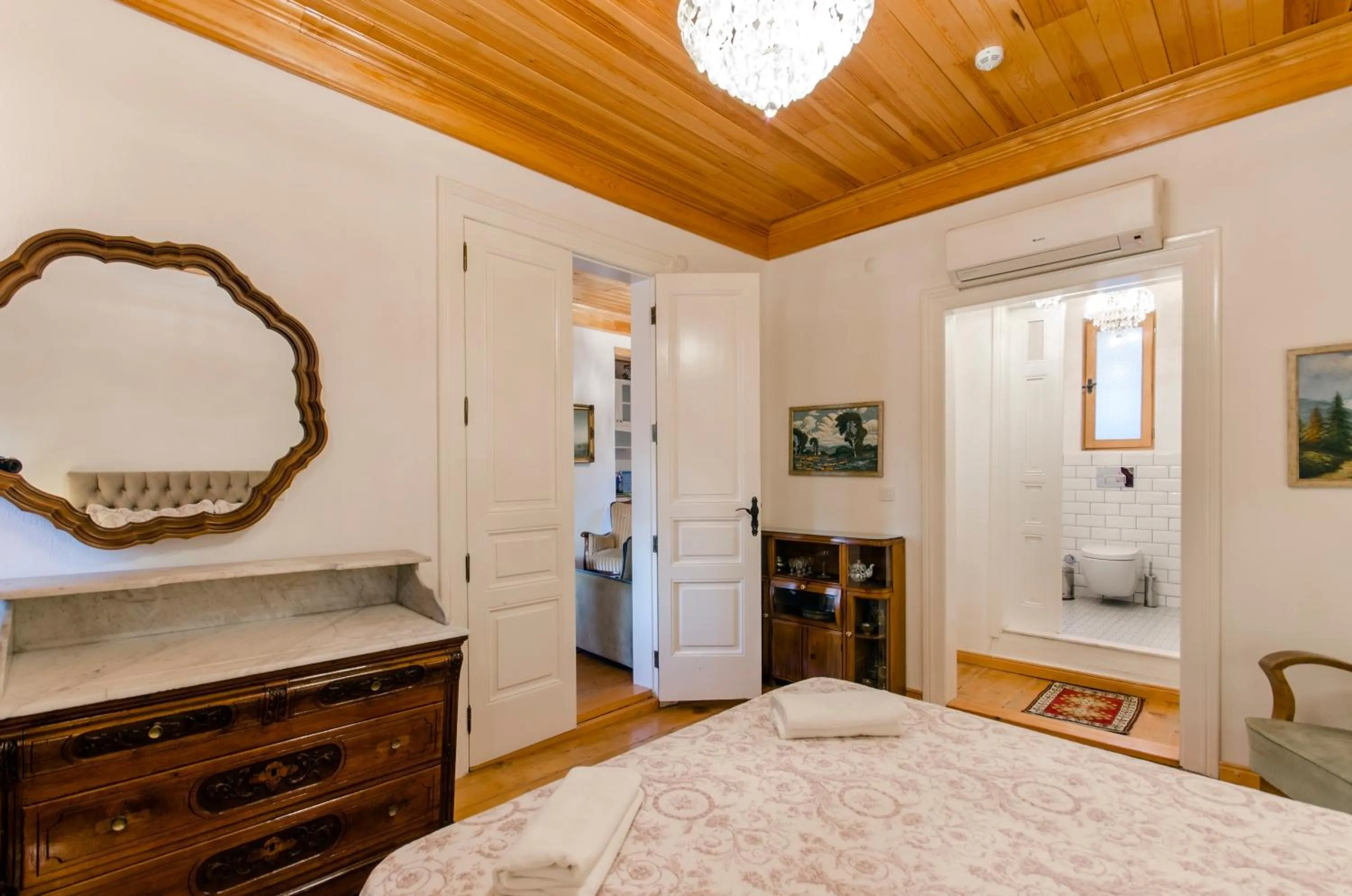 Photo of the whole room, Bed in Dutlu Konak