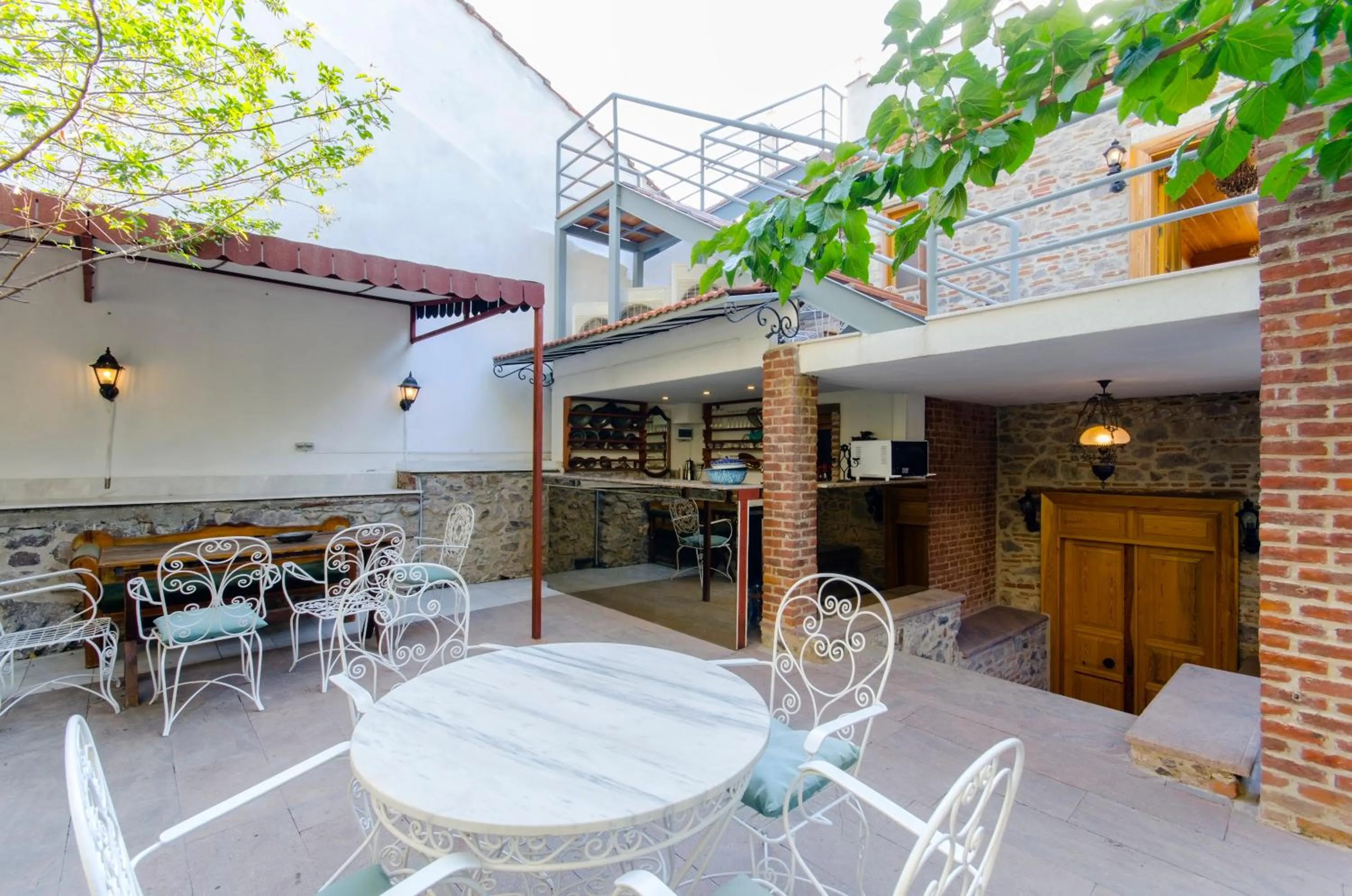 Restaurant/places to eat in Dutlu Konak