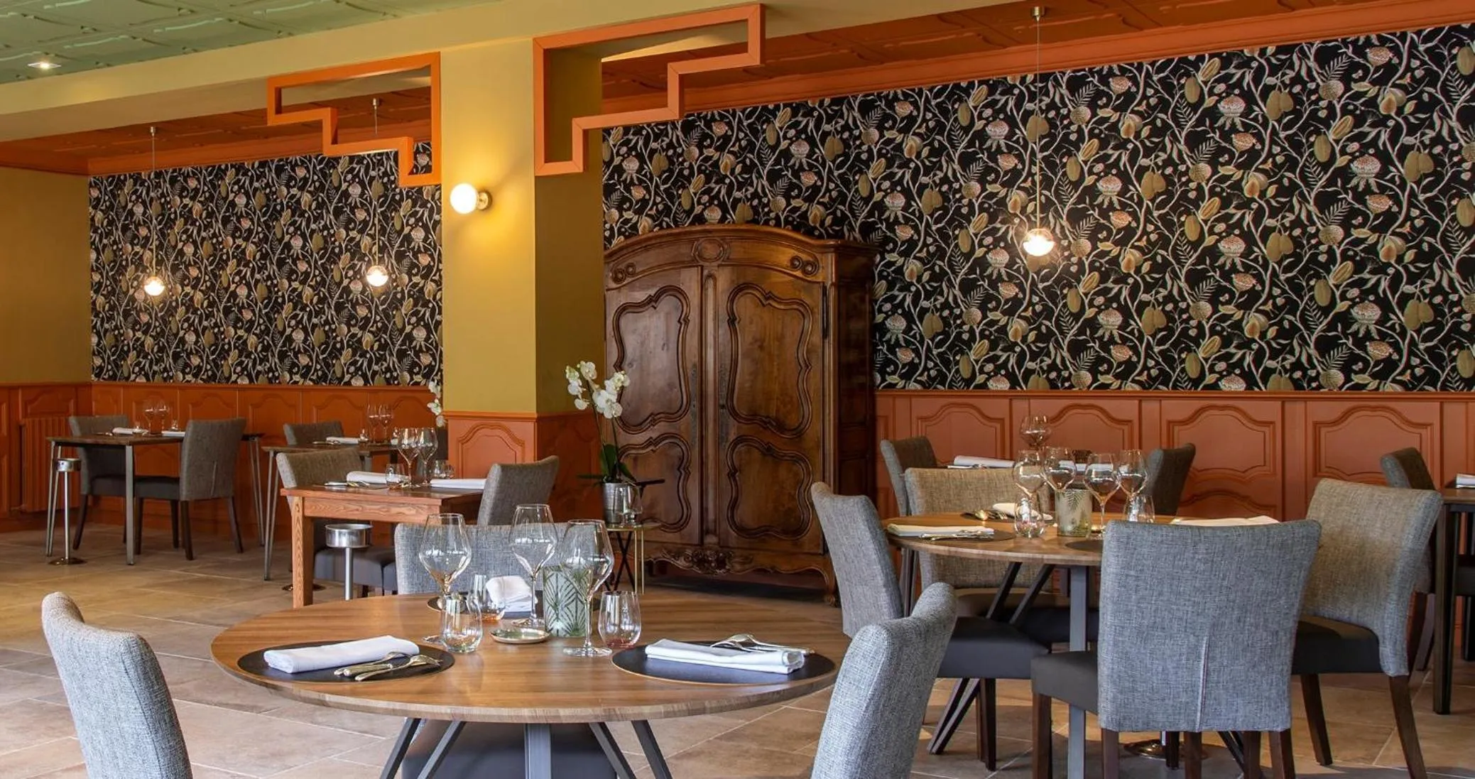 Restaurant/places to eat in Les Florets