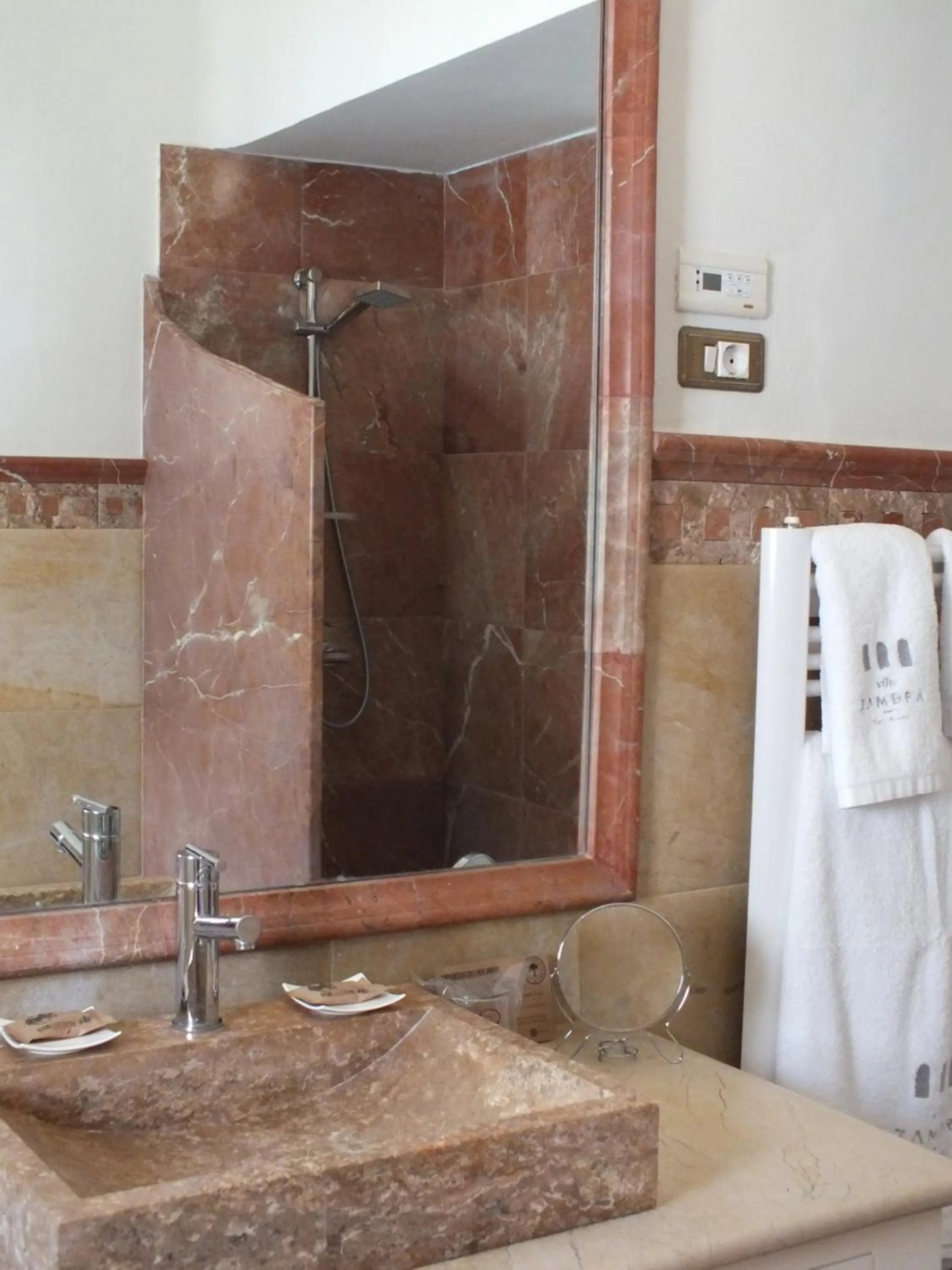 Bathroom in Casa Palacio VillaZambra