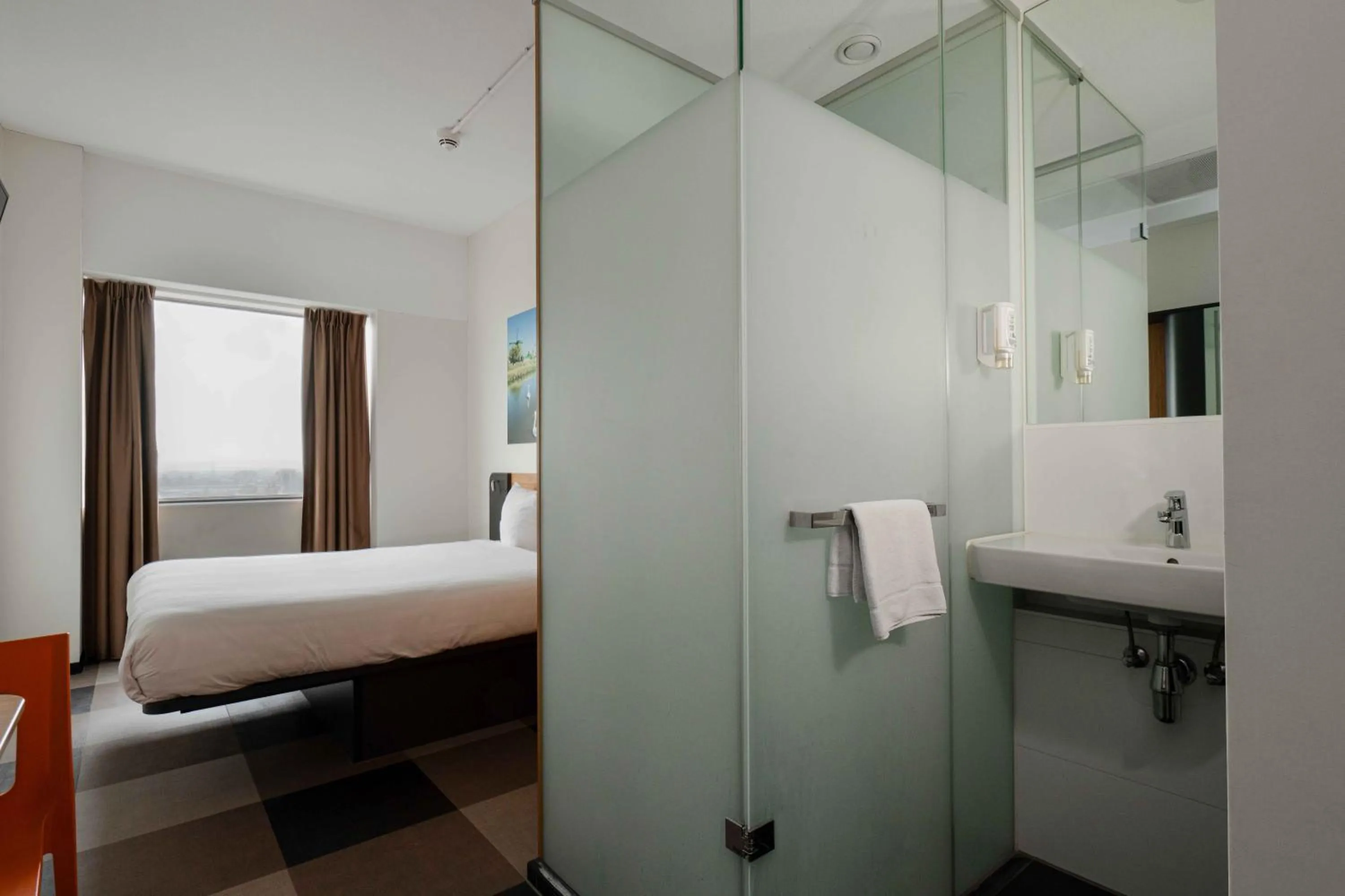 Photo of the whole room, Bed in easyHotel Amsterdam Zaandam