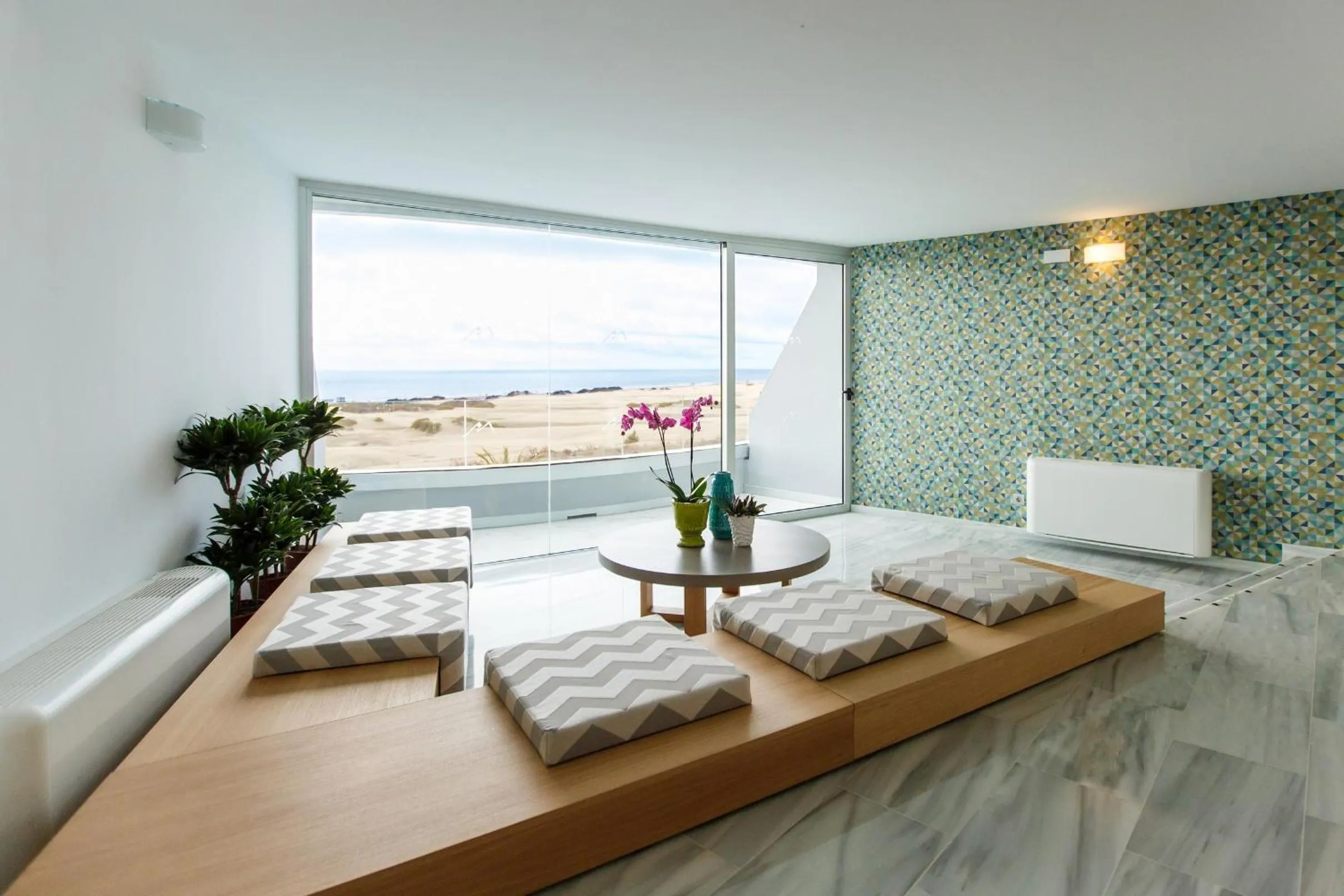 Lobby or reception, Bed in Santa Monica Suites Hotel