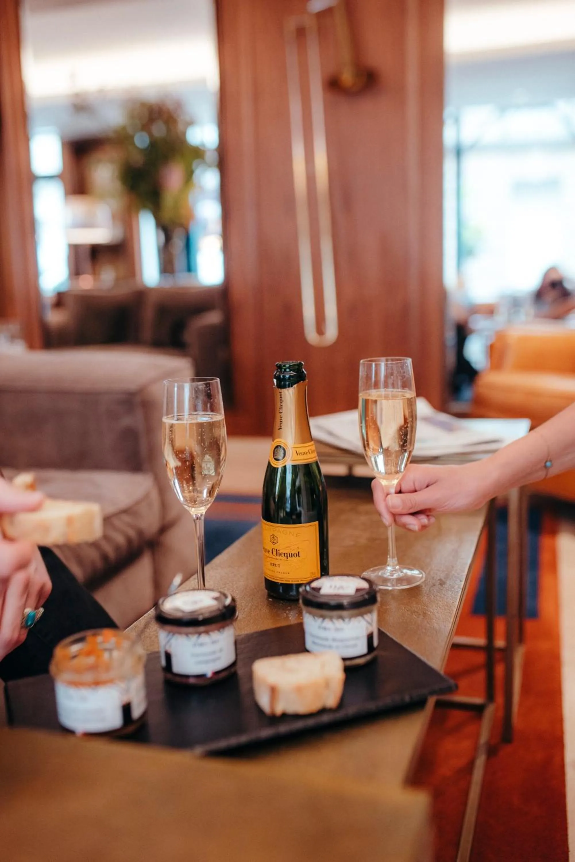 Food and drinks in Hotel Eiffel Blomet