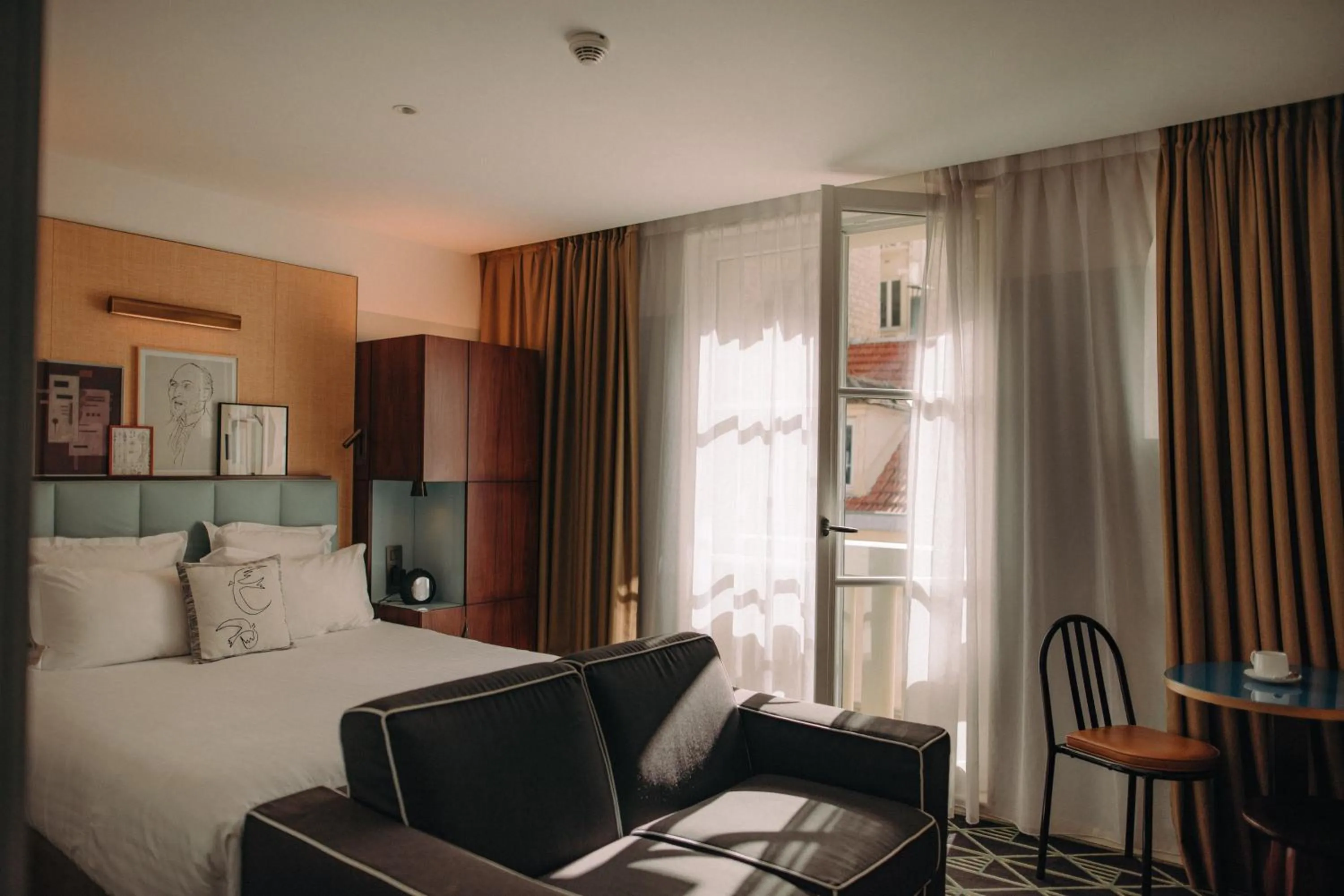 Bed in Hotel Eiffel Blomet