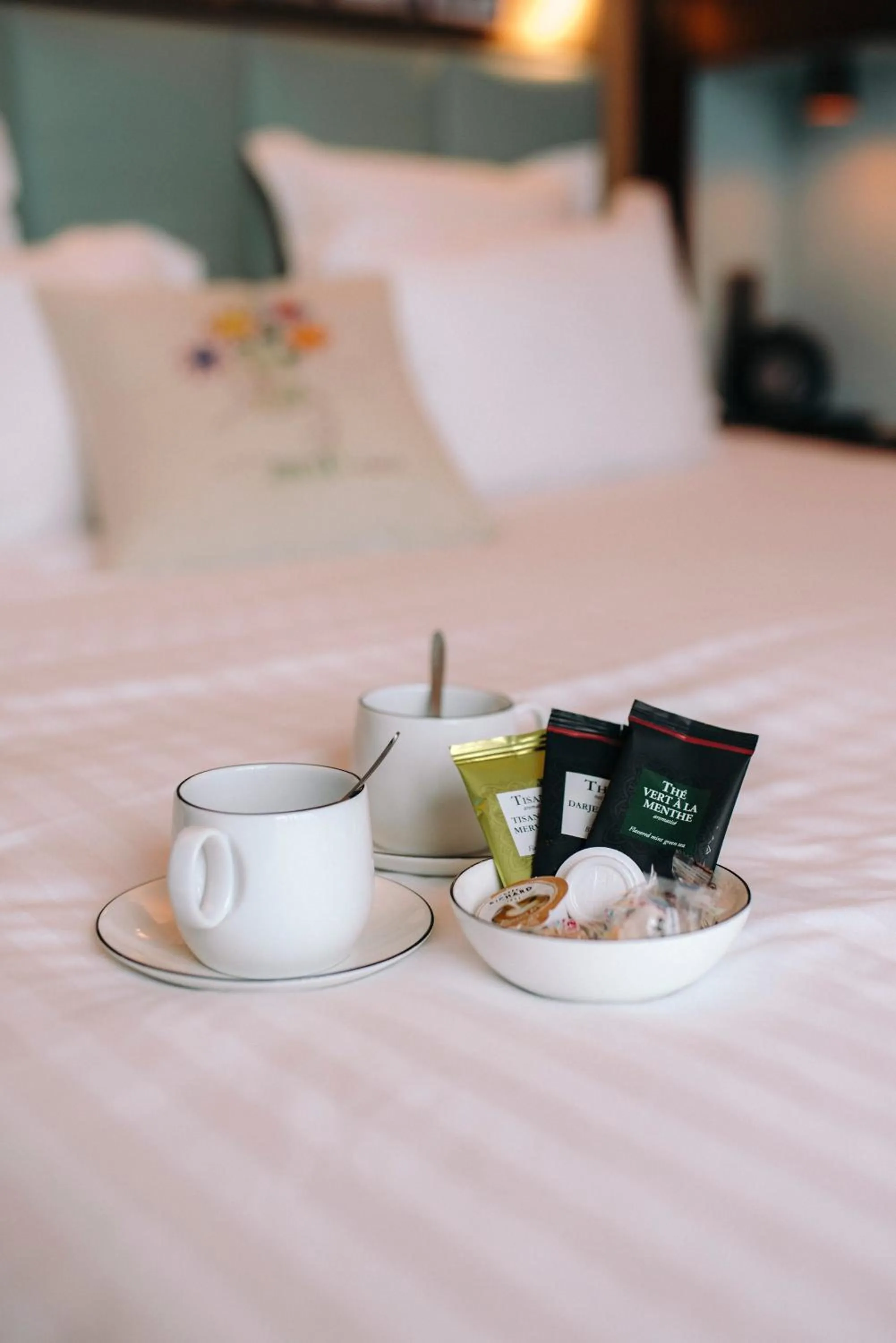 Bedroom, Bed in Hotel Eiffel Blomet