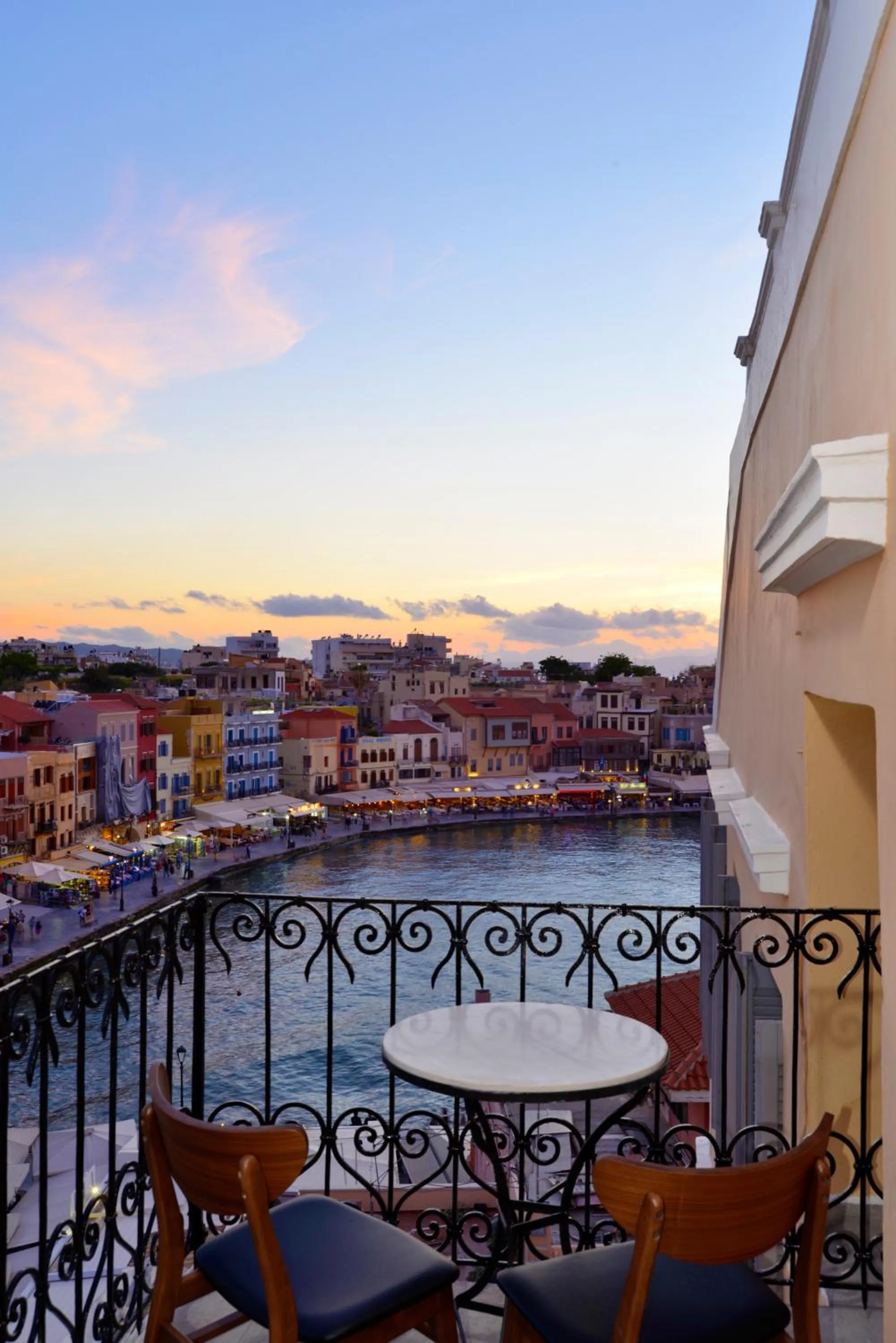 Area and facilities in Elia Estia