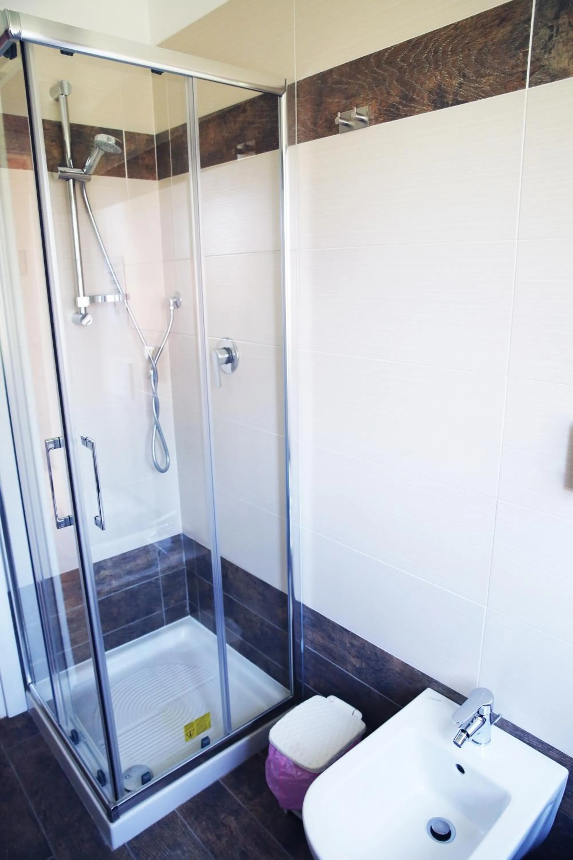 Shower in Casamia B&B