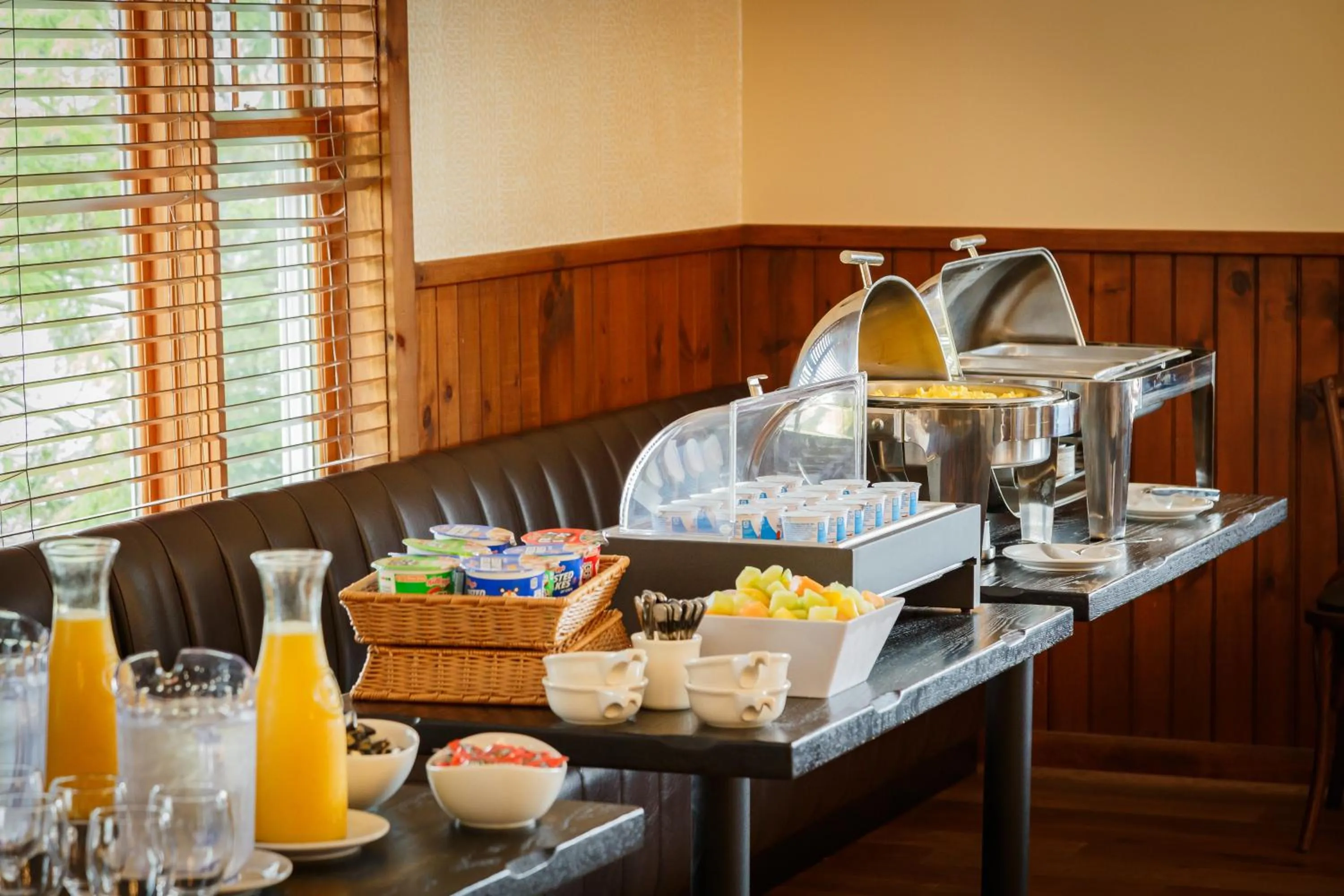 Breakfast in Flagship Inn