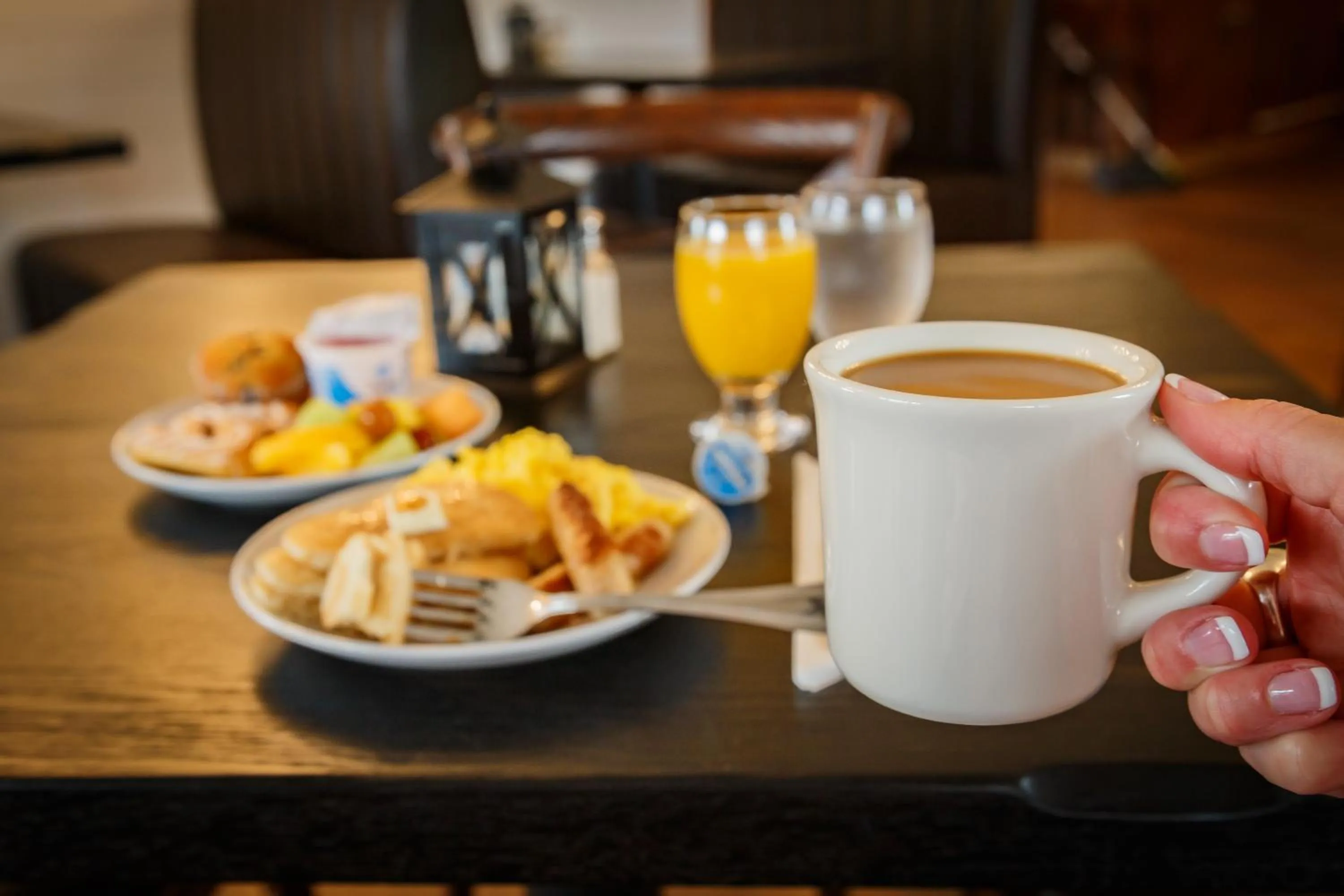 Breakfast in Flagship Inn