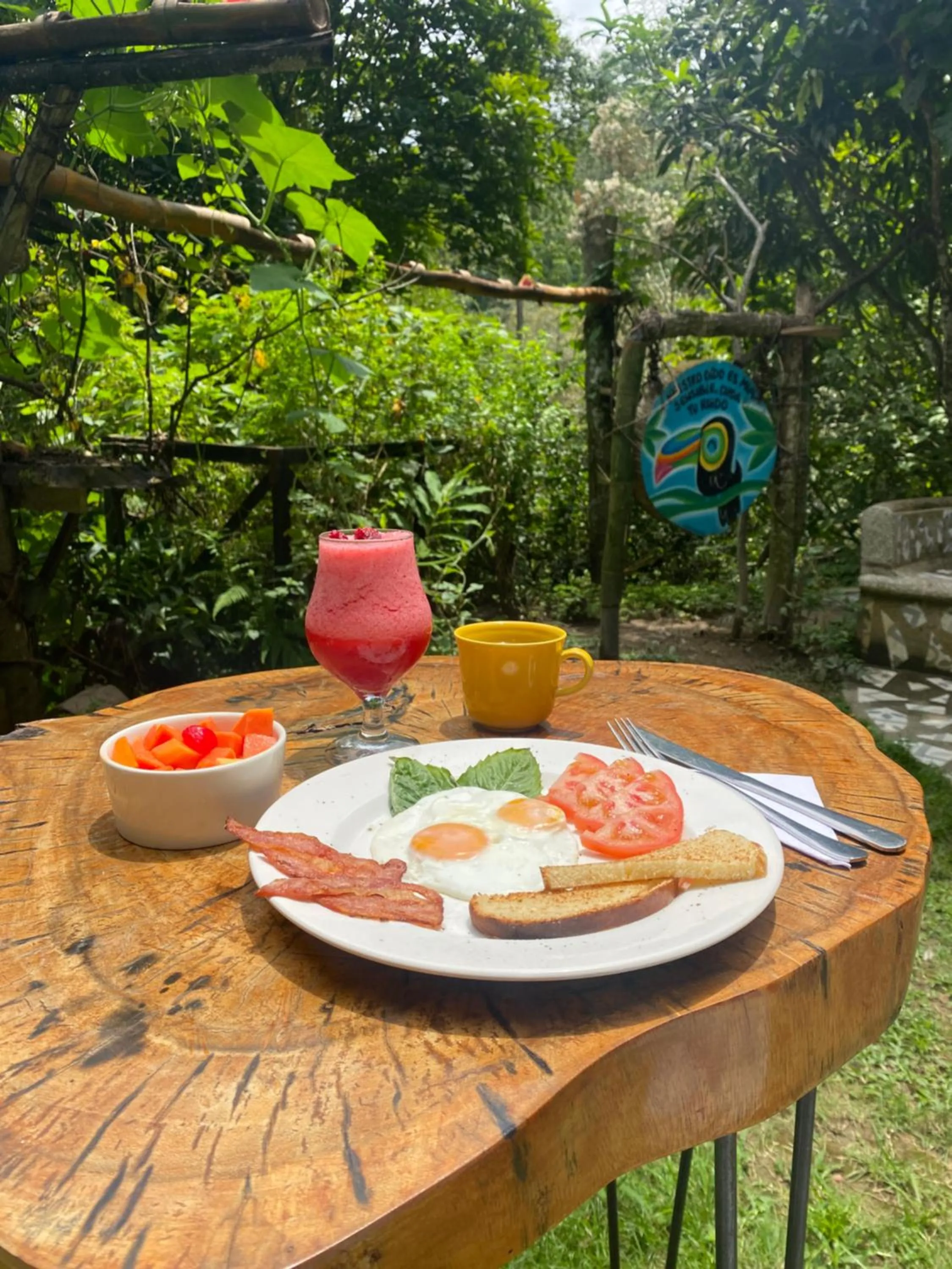 Restaurant/places to eat in Colores de la Sierra