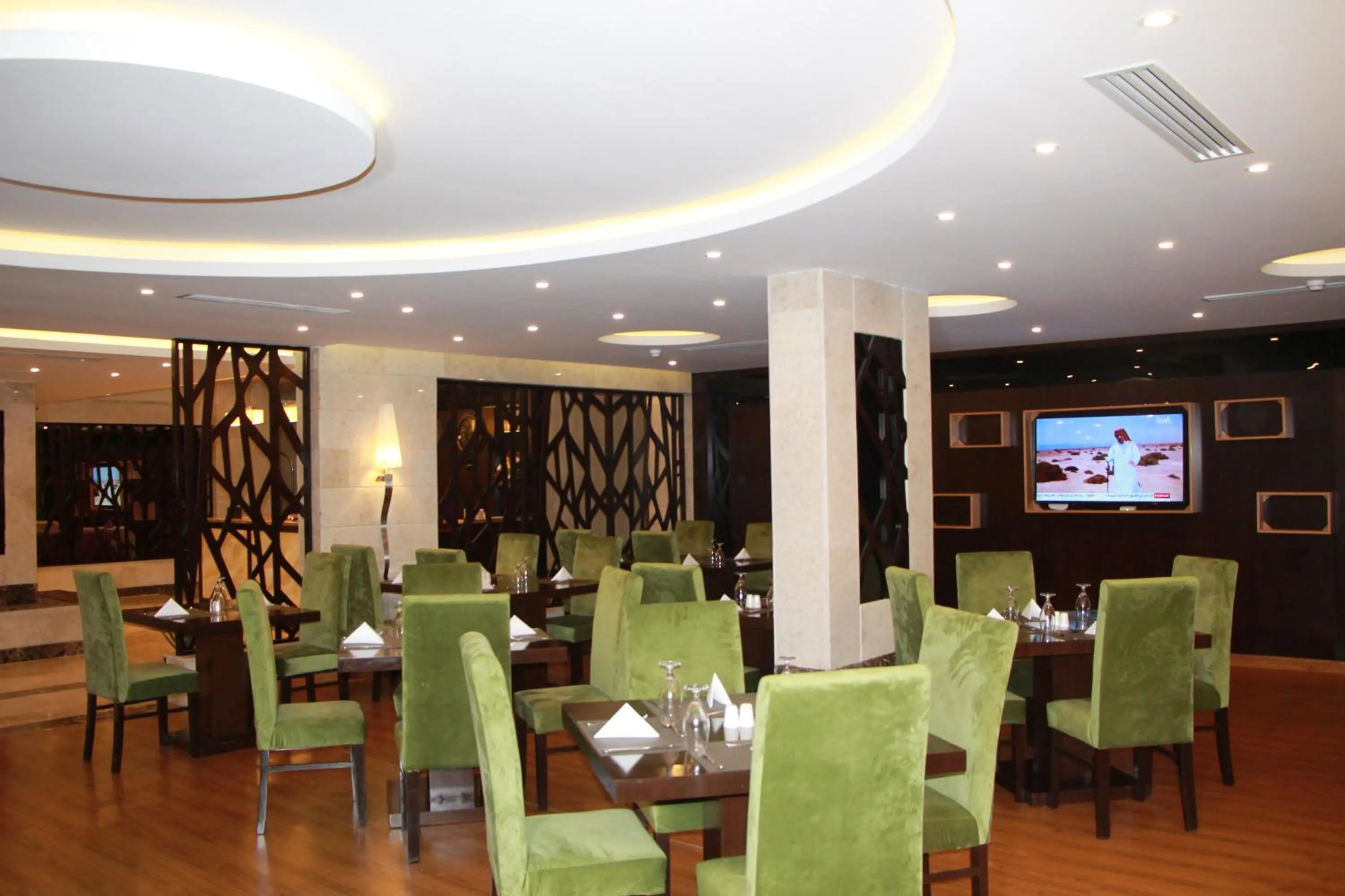 Restaurant/places to eat in AlMuhaidb Residence Alkhafji