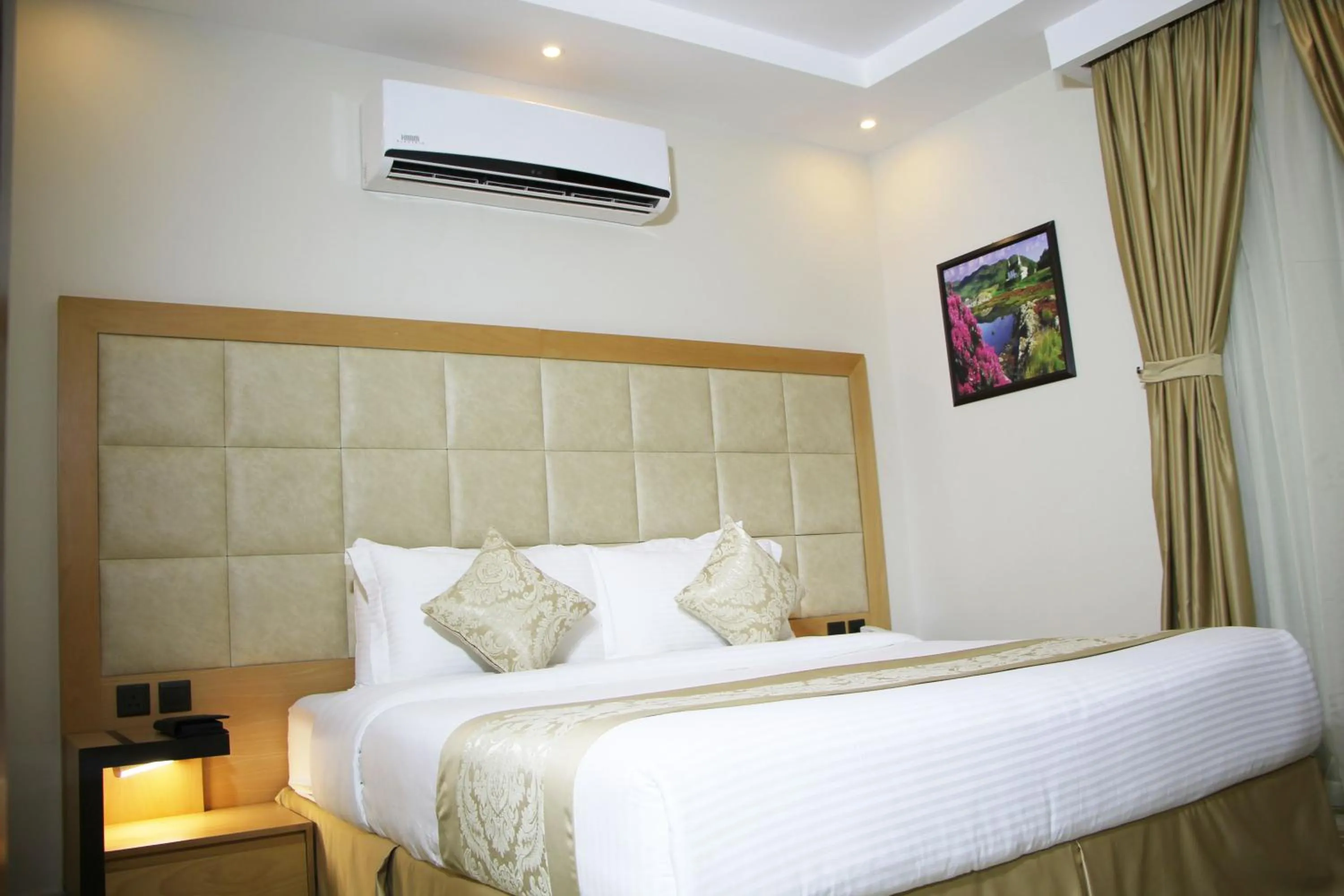 Bedroom, Bed in AlMuhaidb Residence Alkhafji