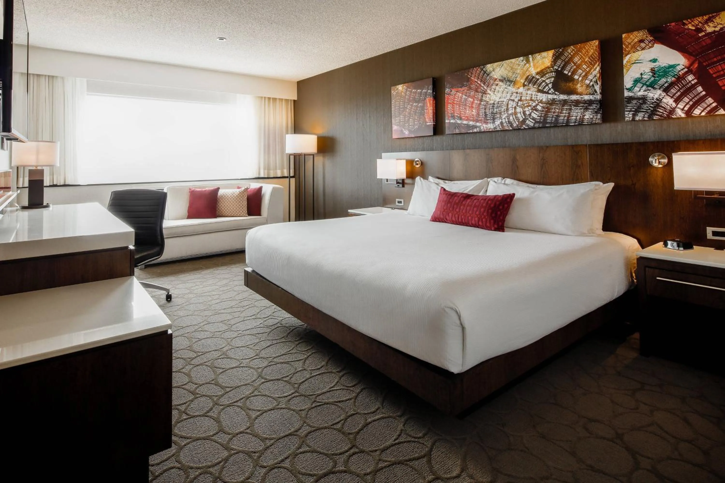 Photo of the whole room, Bed in Delta Hotels by Marriott Beausejour