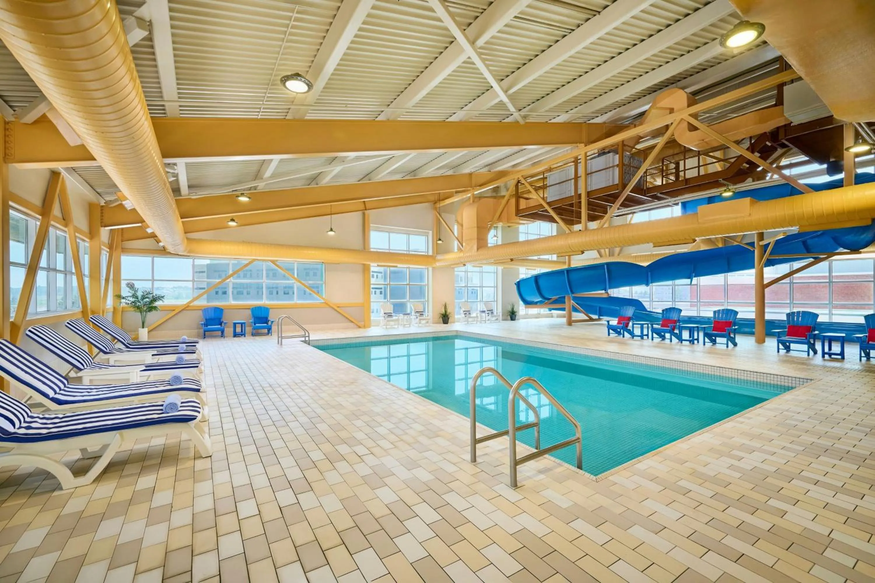 Swimming pool in Delta Hotels by Marriott Beausejour