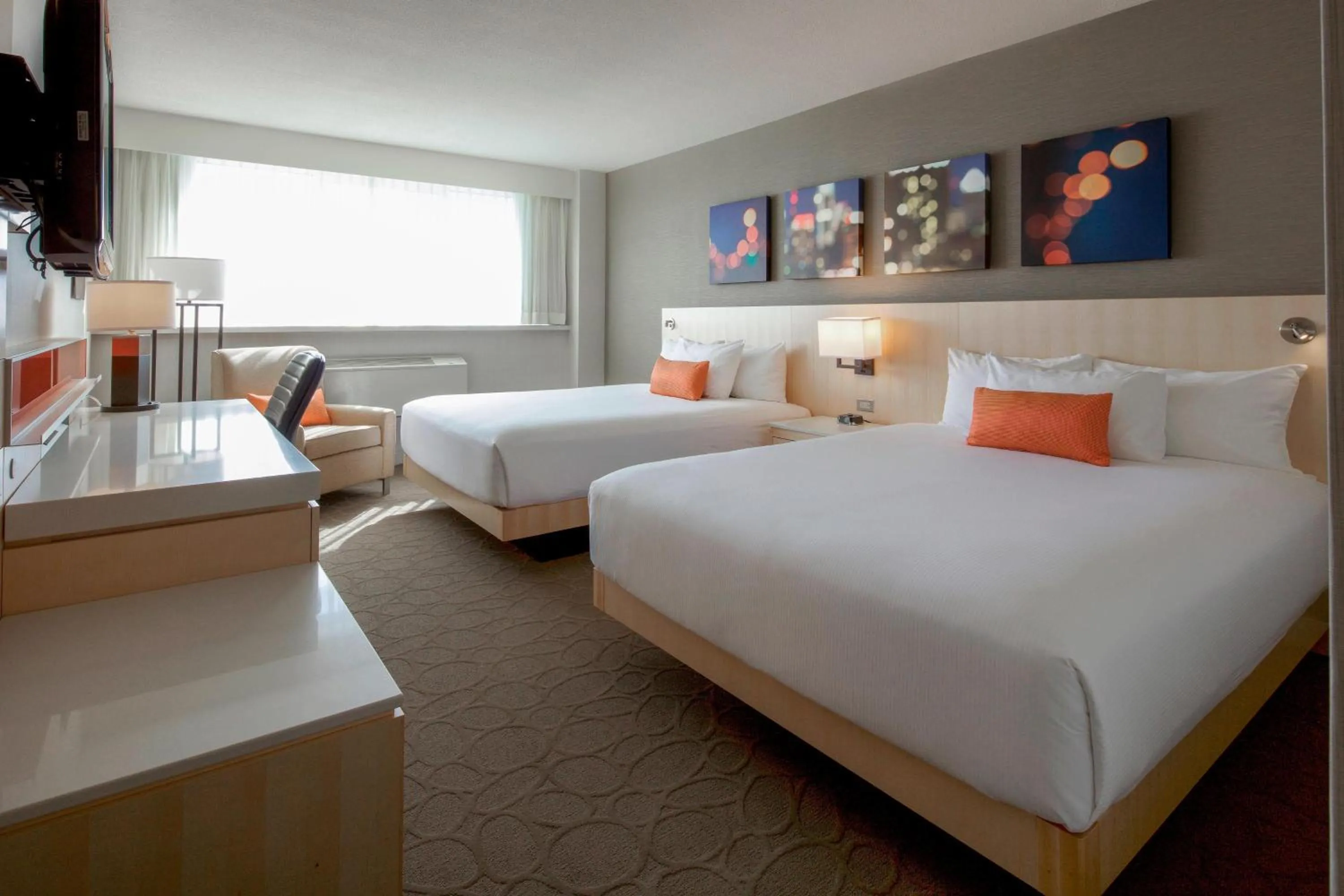 Photo of the whole room, Bed in Delta Hotels by Marriott Beausejour
