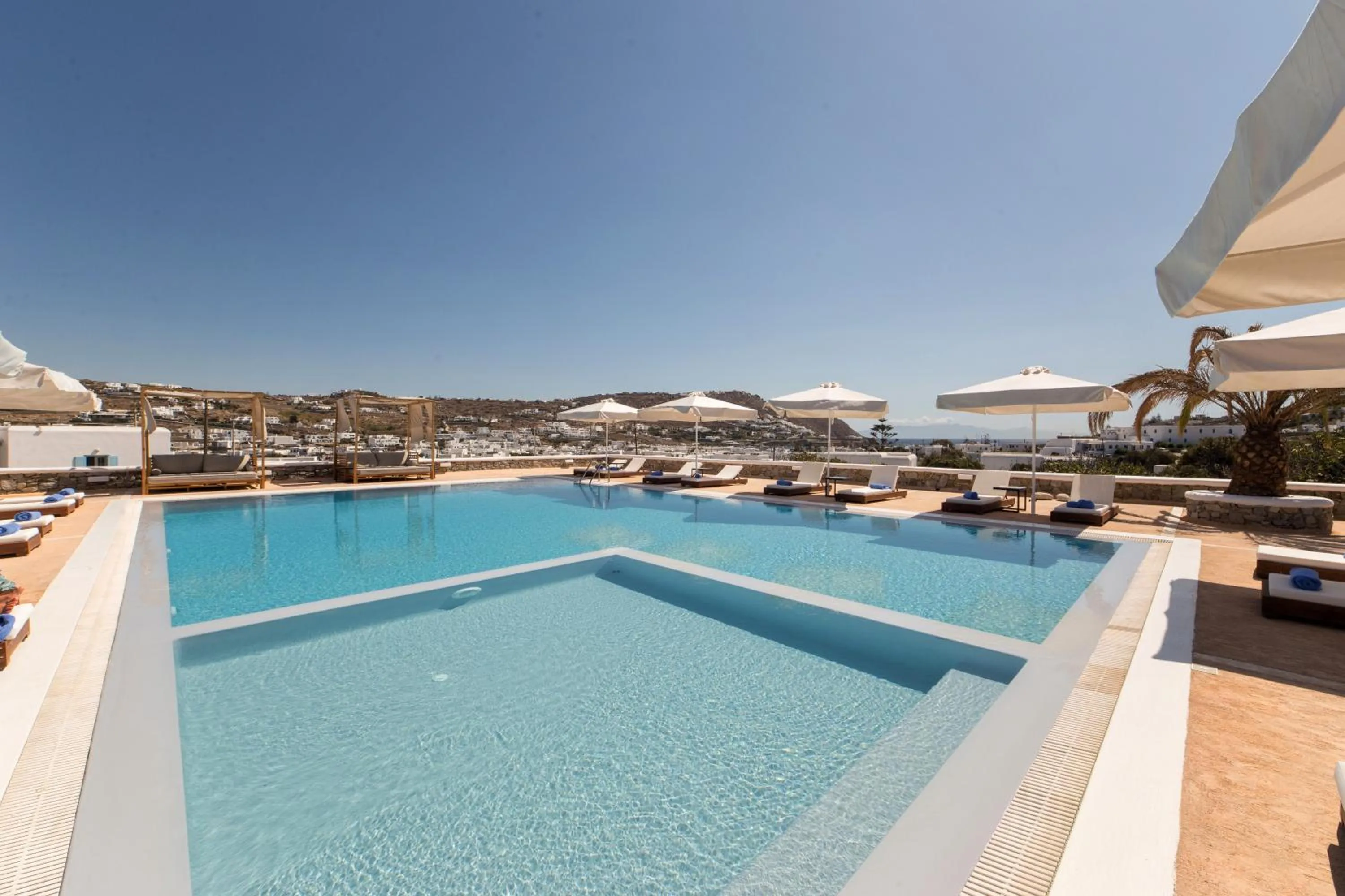 Swimming pool in Osom Resort