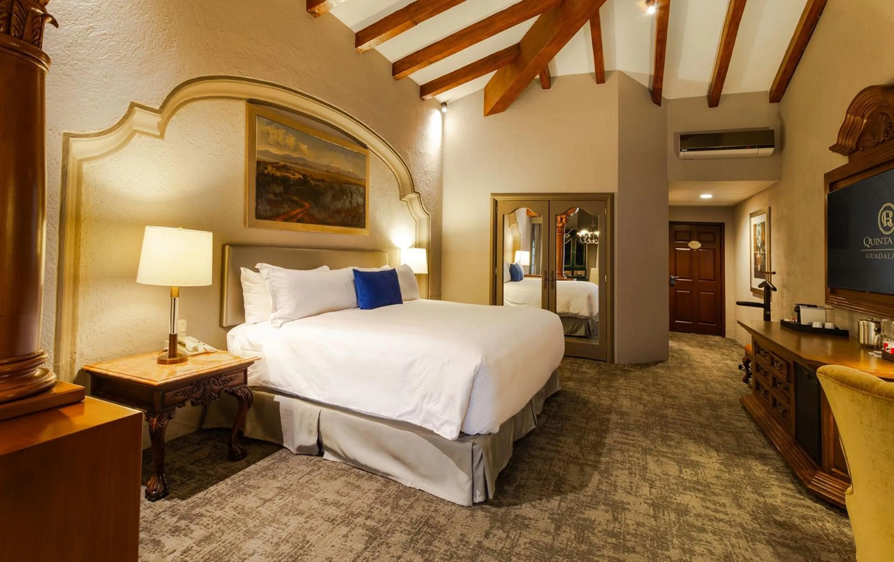 Bedroom, Bed in Quinta Real Guadalajara