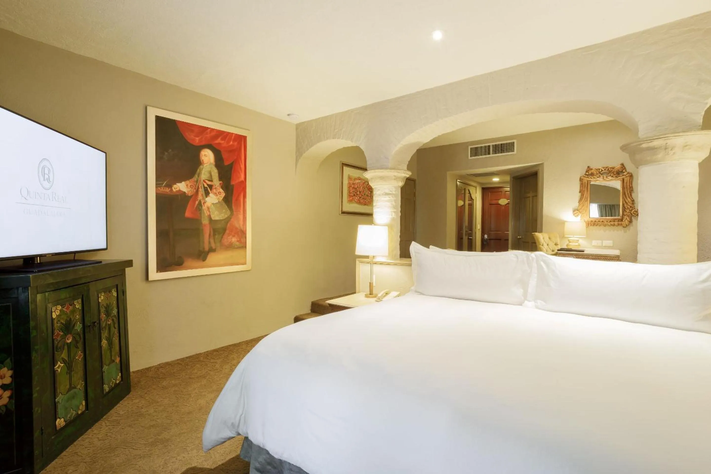 Bedroom, Bed in Quinta Real Guadalajara