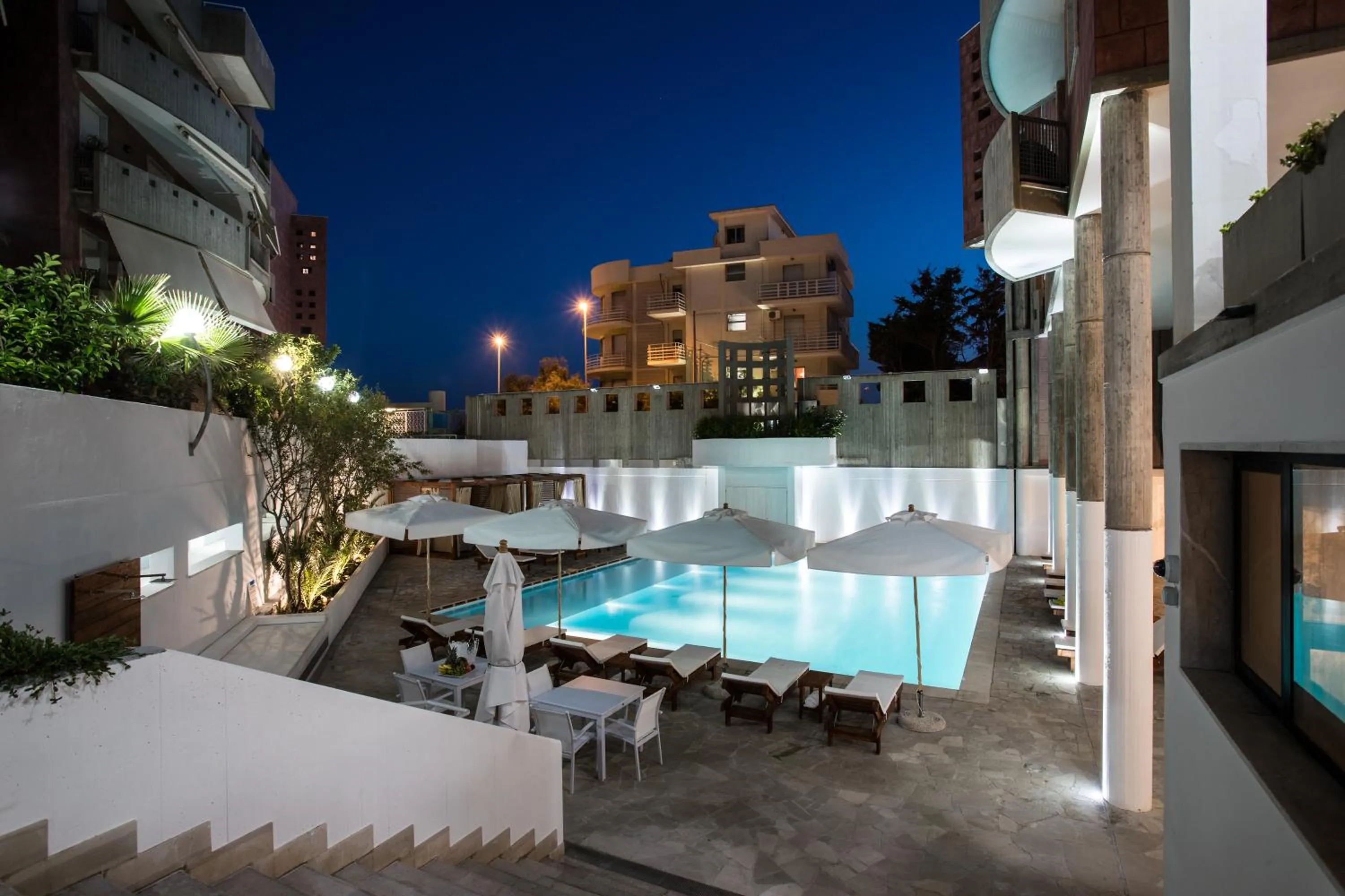 Swimming pool in Seven Suite B&B