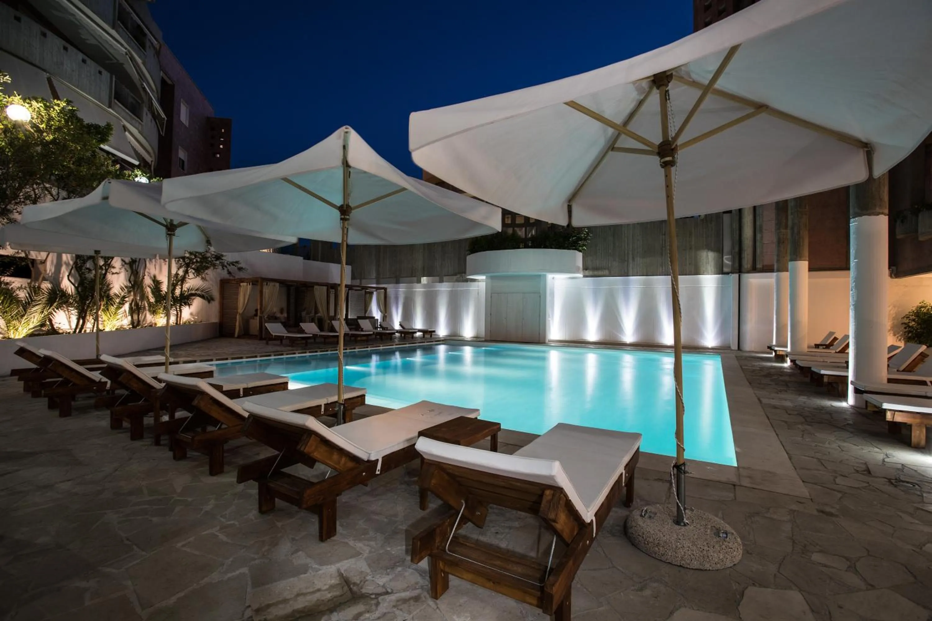 Swimming pool in Seven Suite B&B