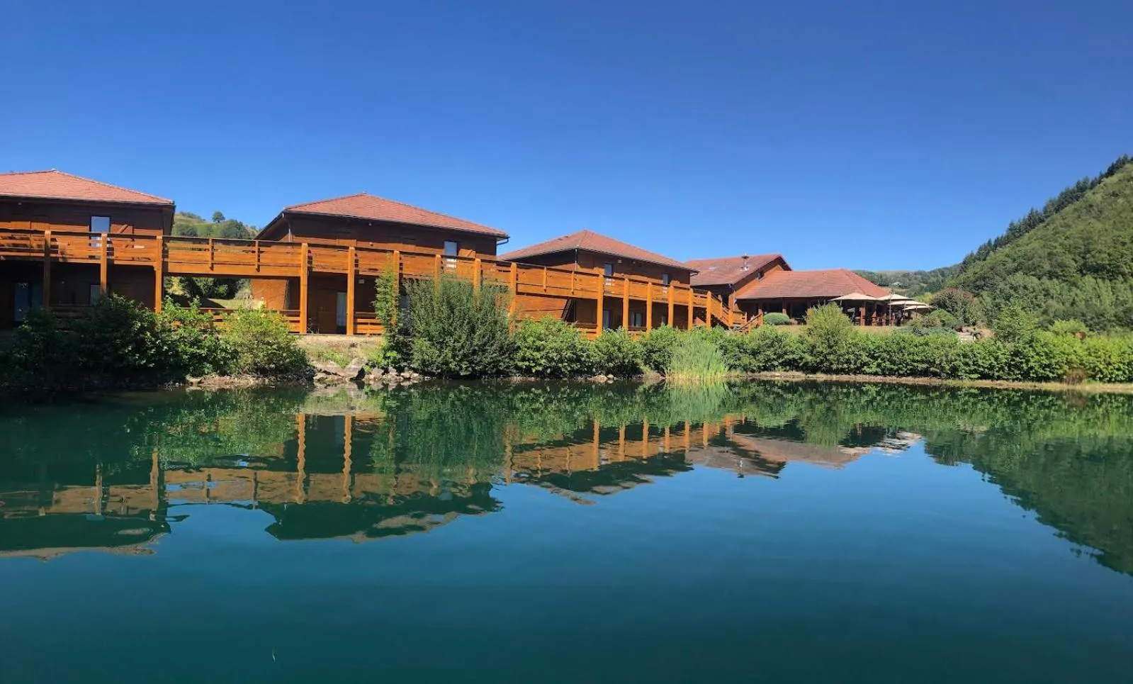 Property building in Lac des Graves