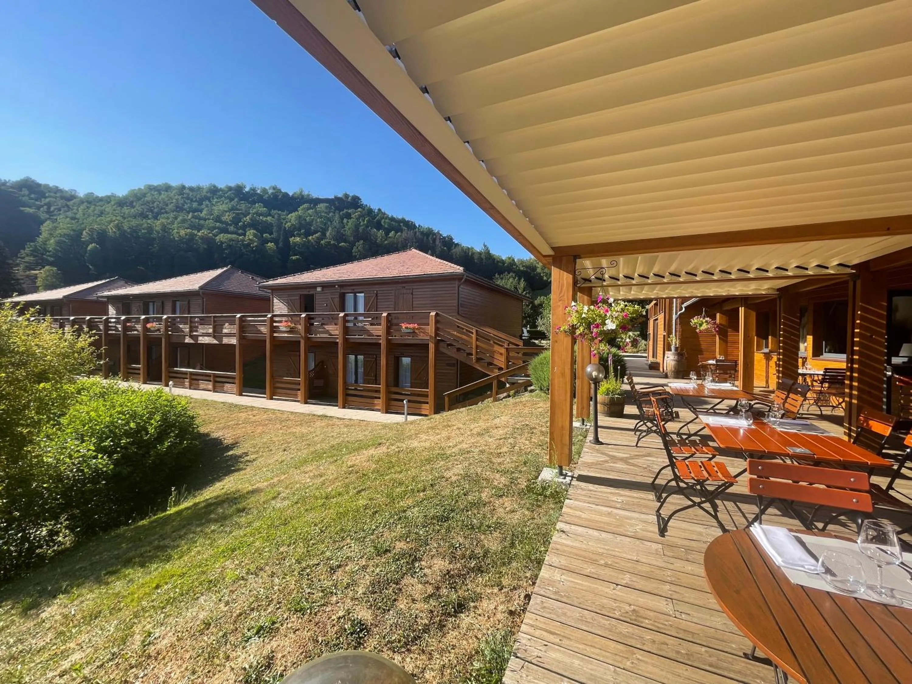 Property building in Lac des Graves