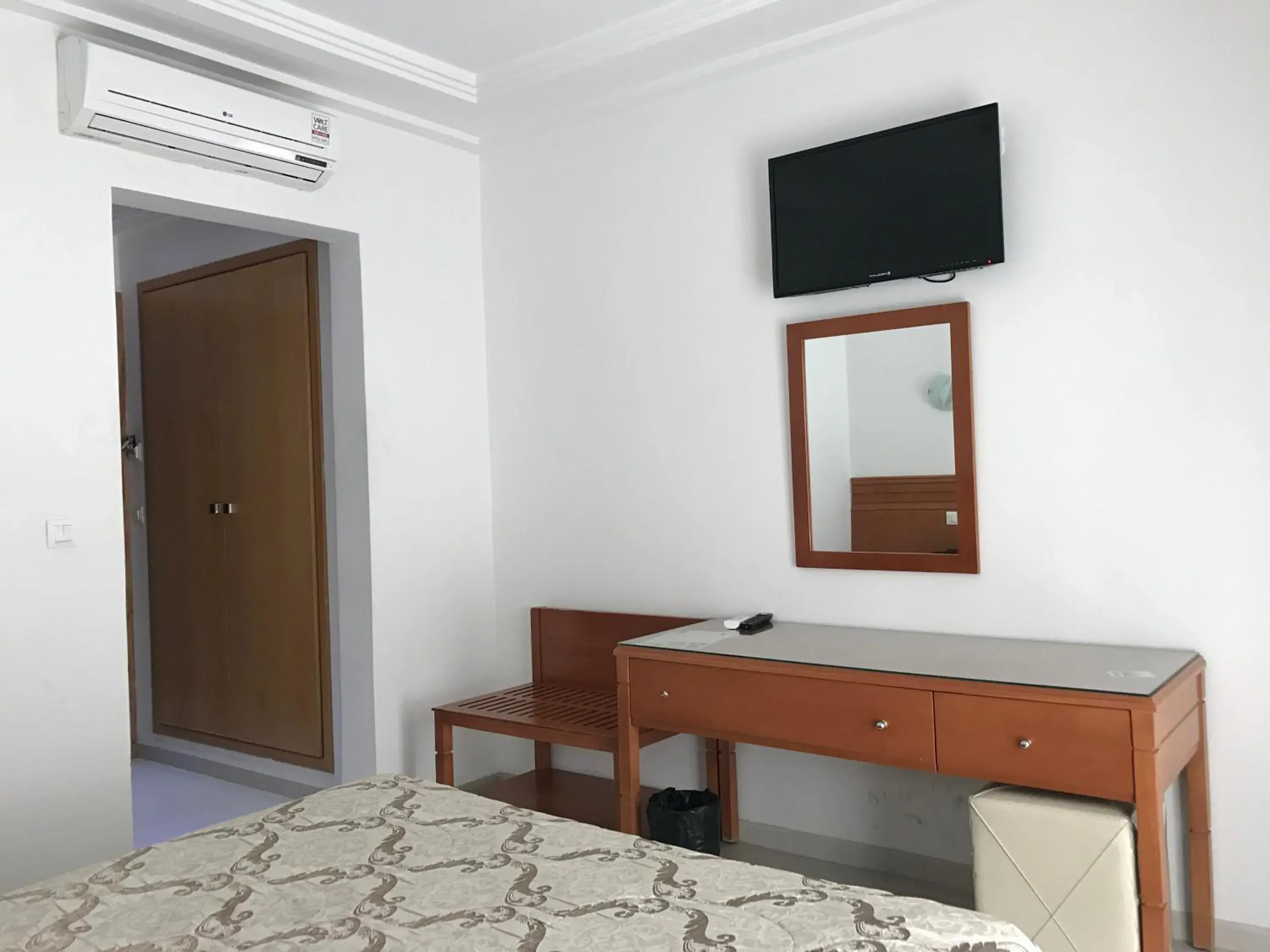 Standard Single Room with Shower in Hotel AL KARMEL Standard Single Room with Shower in Hotel AL KARMEL