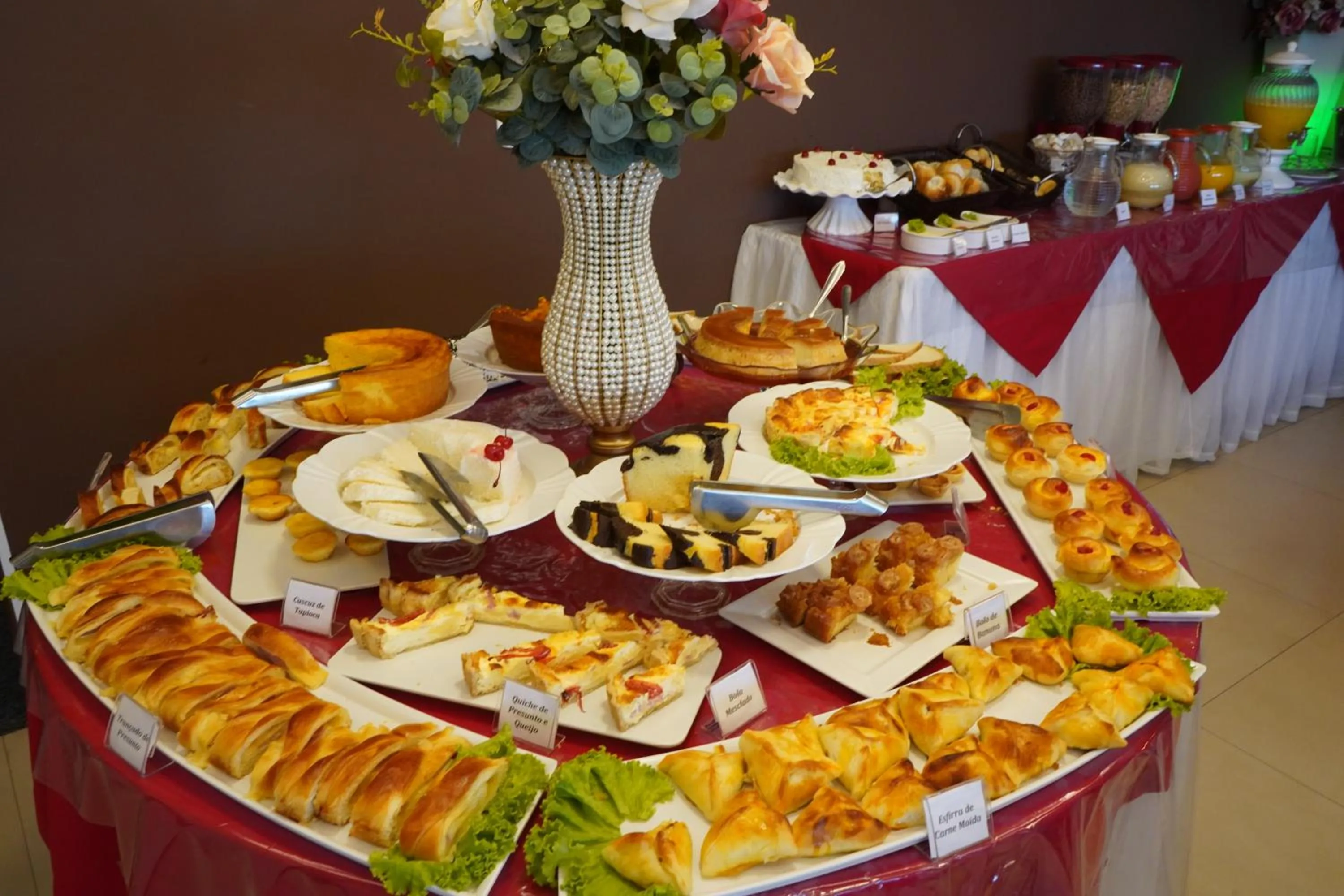 Breakfast in Pak Suítes Hotel