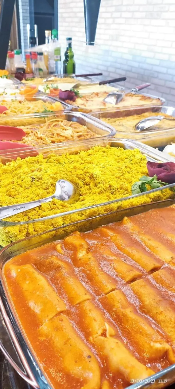 Restaurant/places to eat in Pak Suítes Hotel