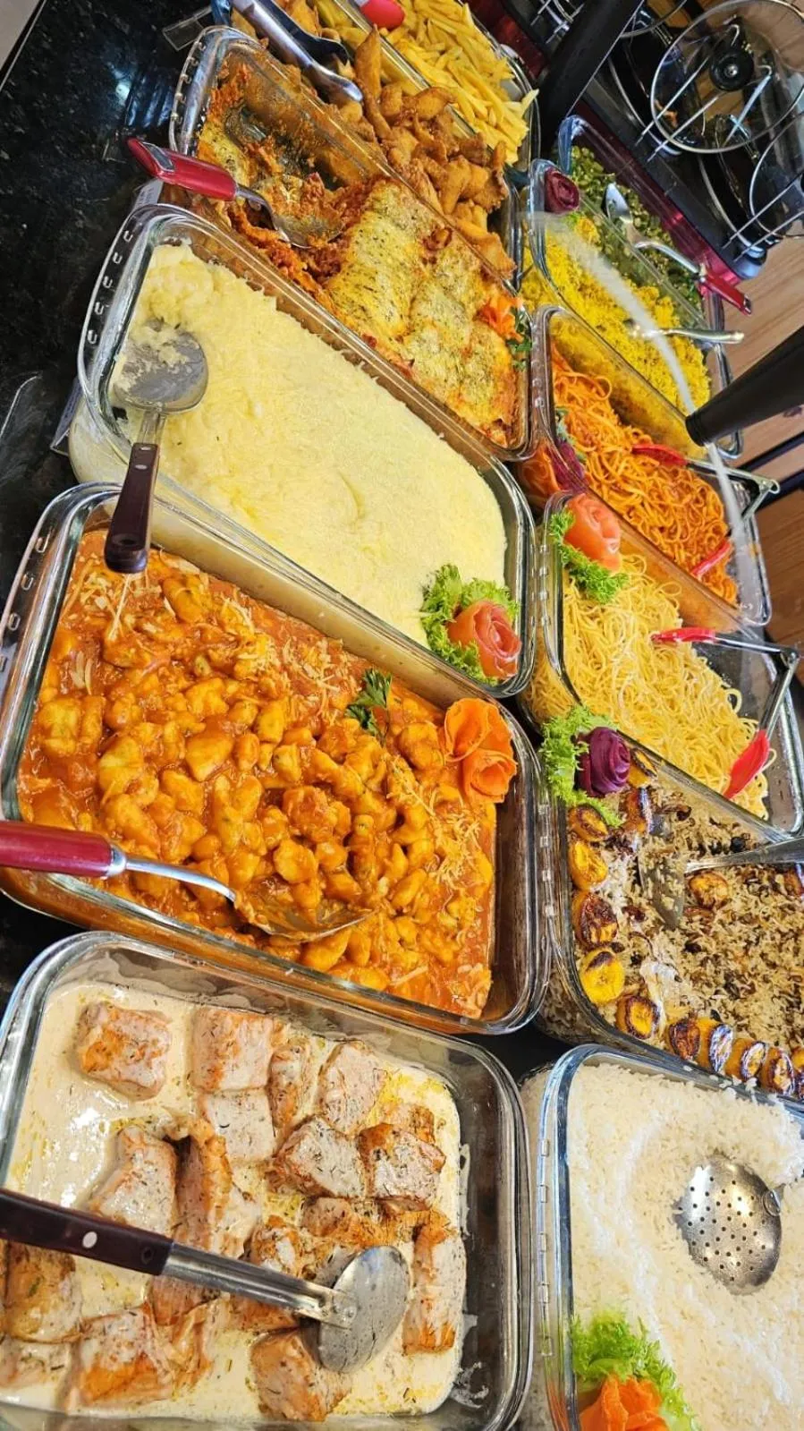 Restaurant/places to eat in Pak Suítes Hotel