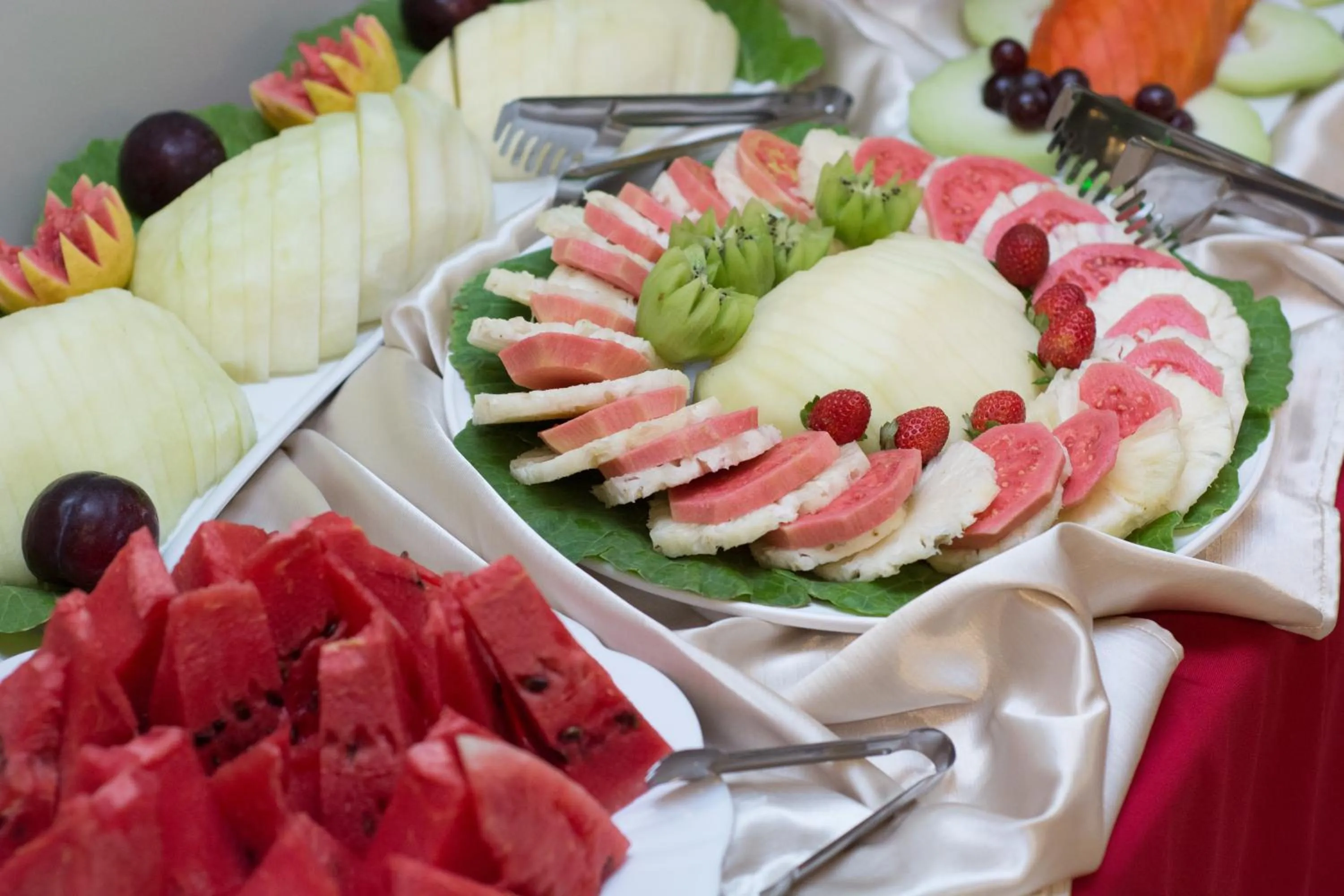 Food in Pak Suítes Hotel