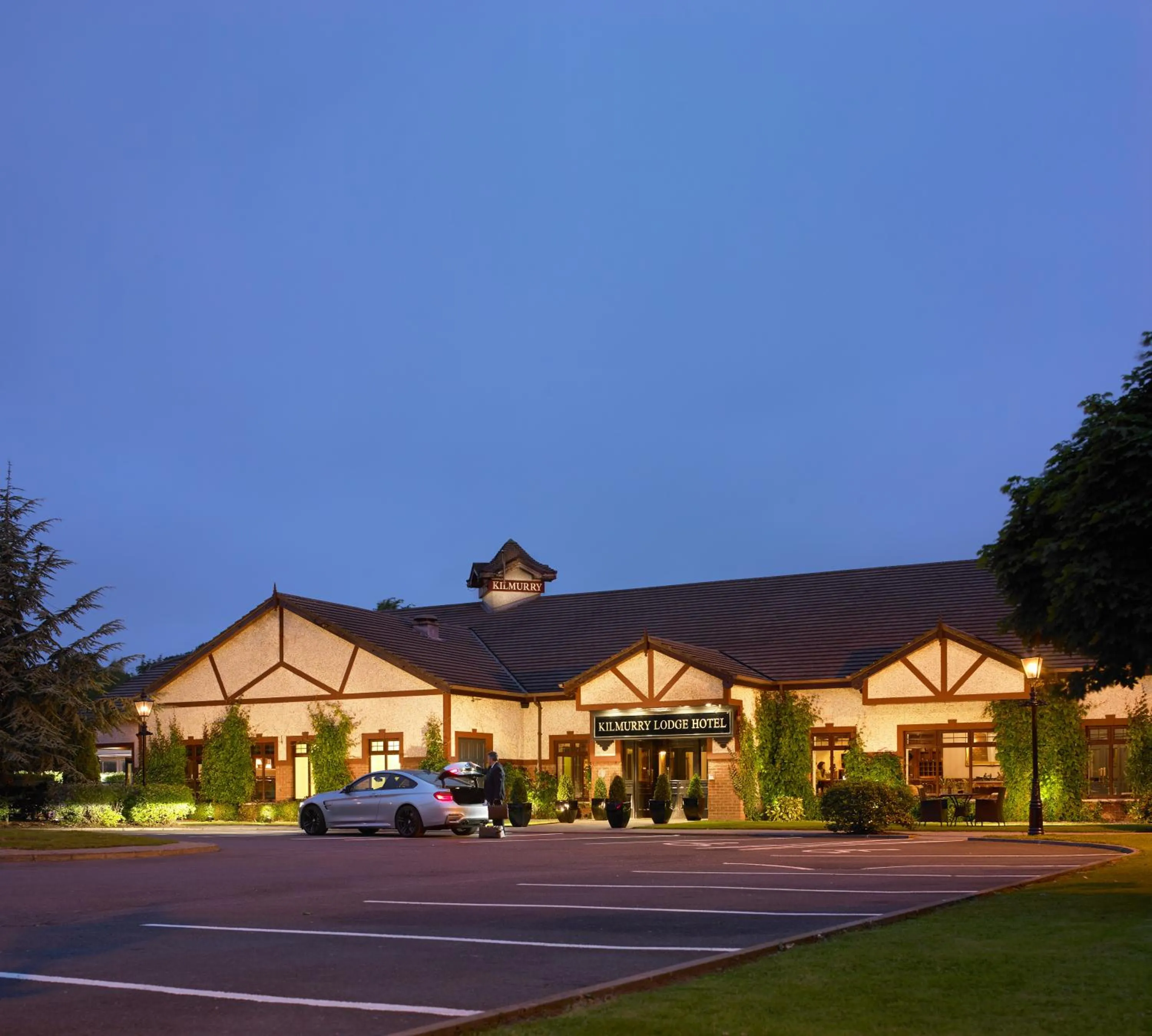 Facade/entrance in Kilmurry Lodge Hotel