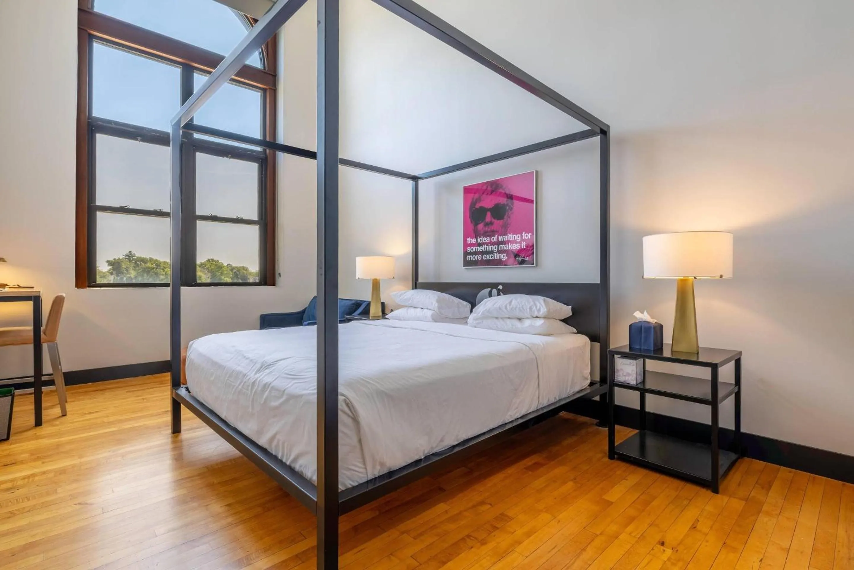 Bedroom, Bed in Hotel Grinnell, Ascend Hotel Collection