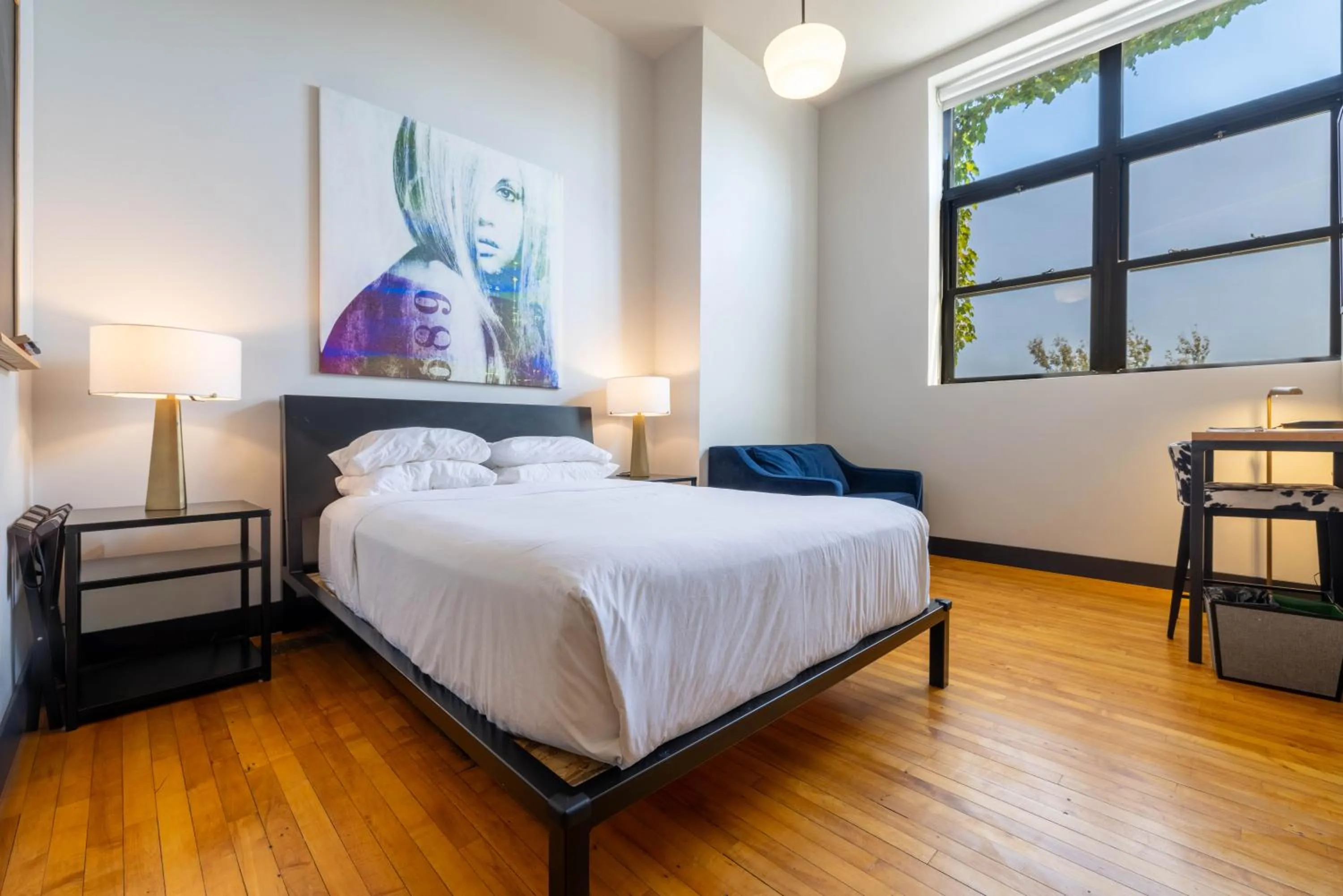 Bed in Hotel Grinnell, Ascend Hotel Collection