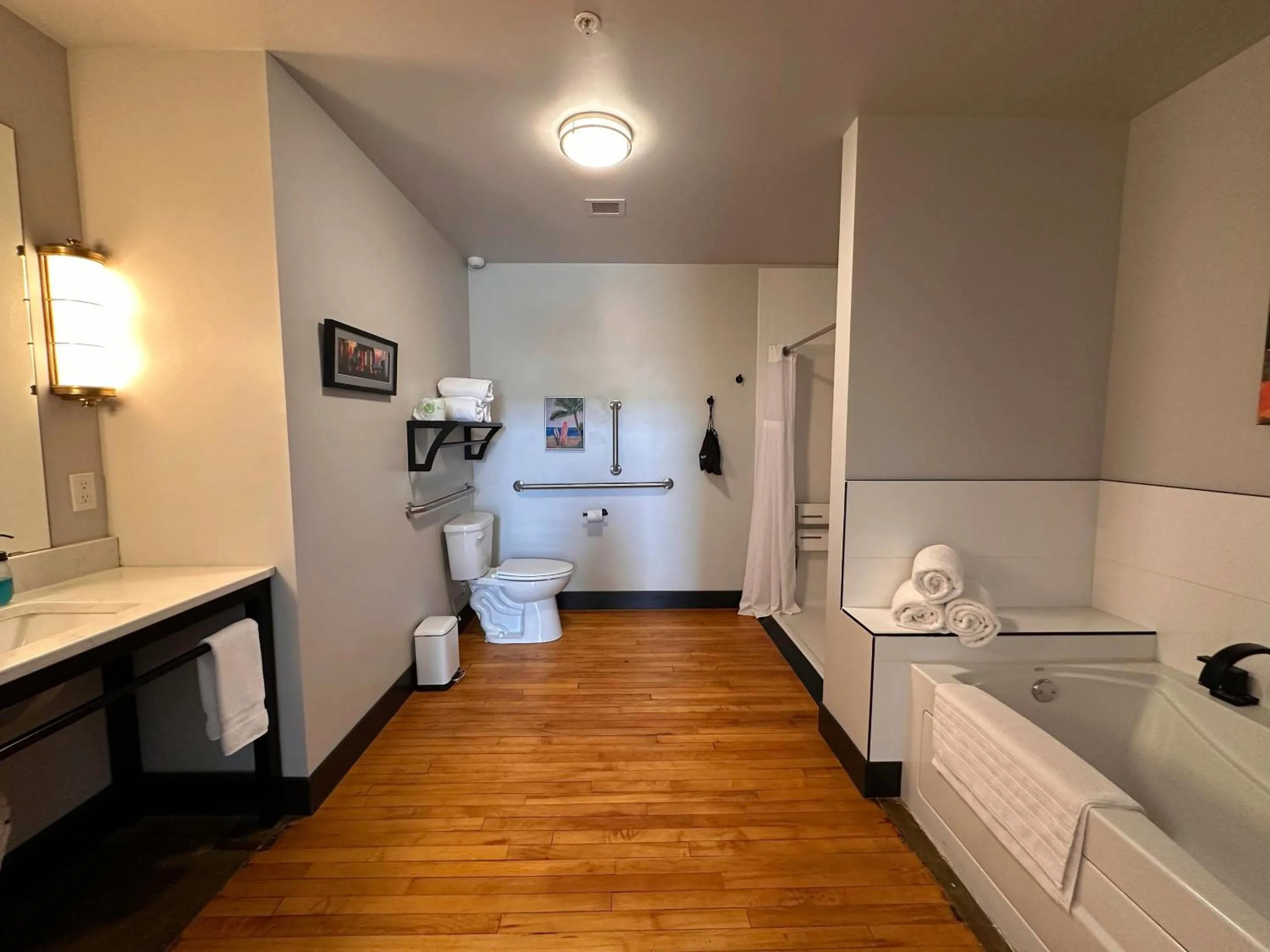 Bedroom, Bed in Hotel Grinnell, Ascend Hotel Collection