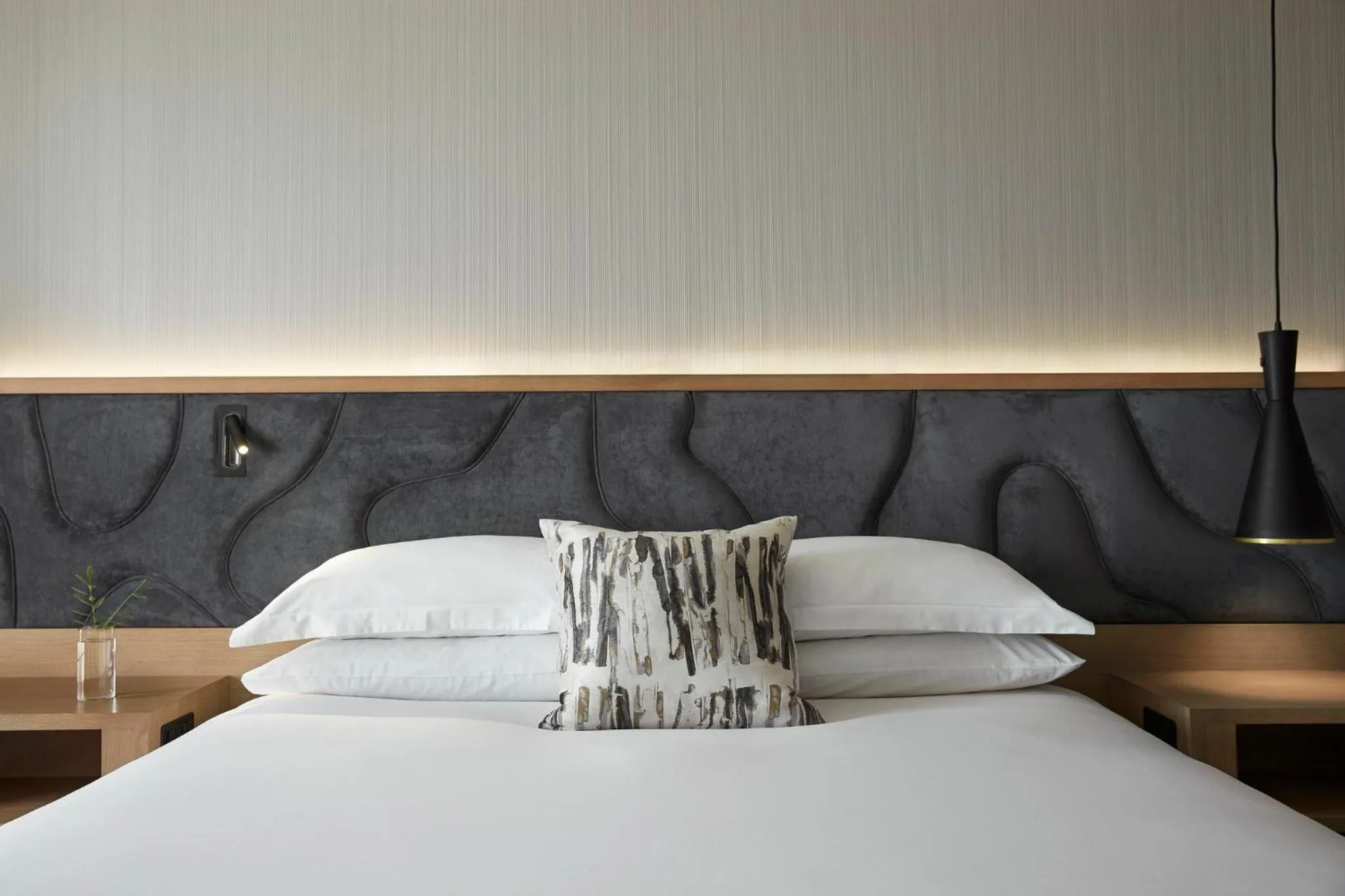 Photo of the whole room, Bed in Kimpton Sawyer Hotel by IHG