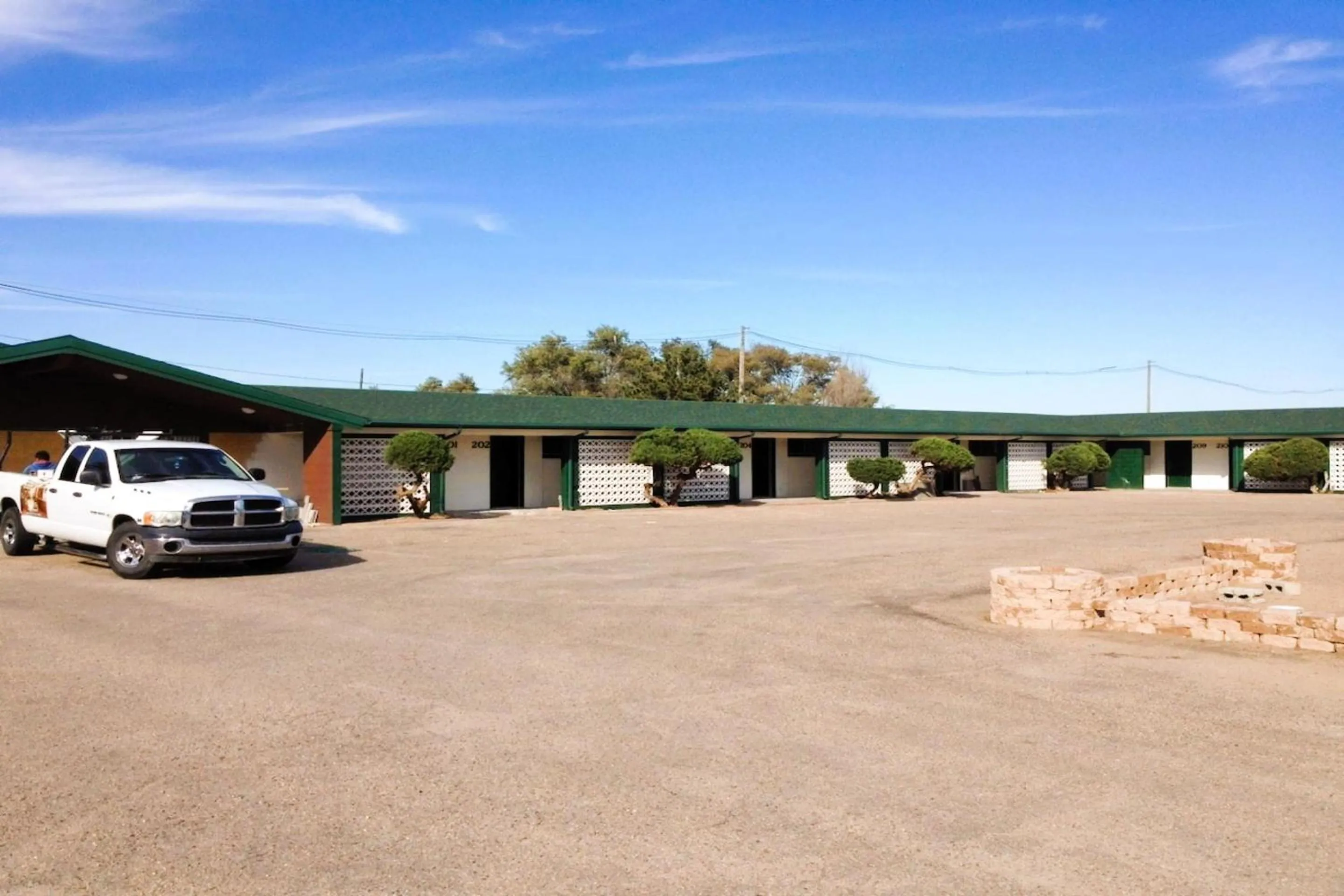 Facade/entrance in HomeTown Inn By OYO Lakin, KS
