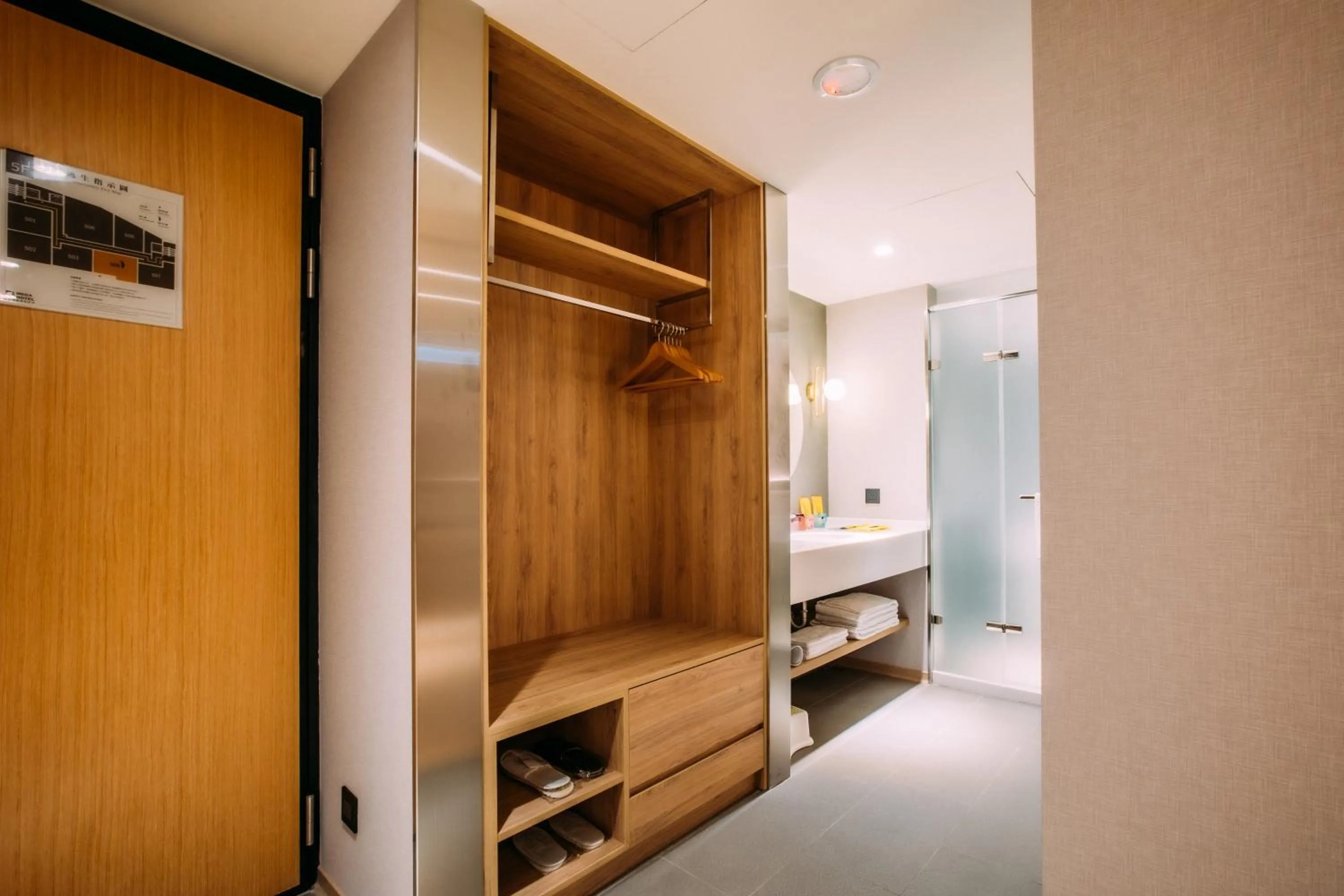 Photo of the whole room in Mega Hotel