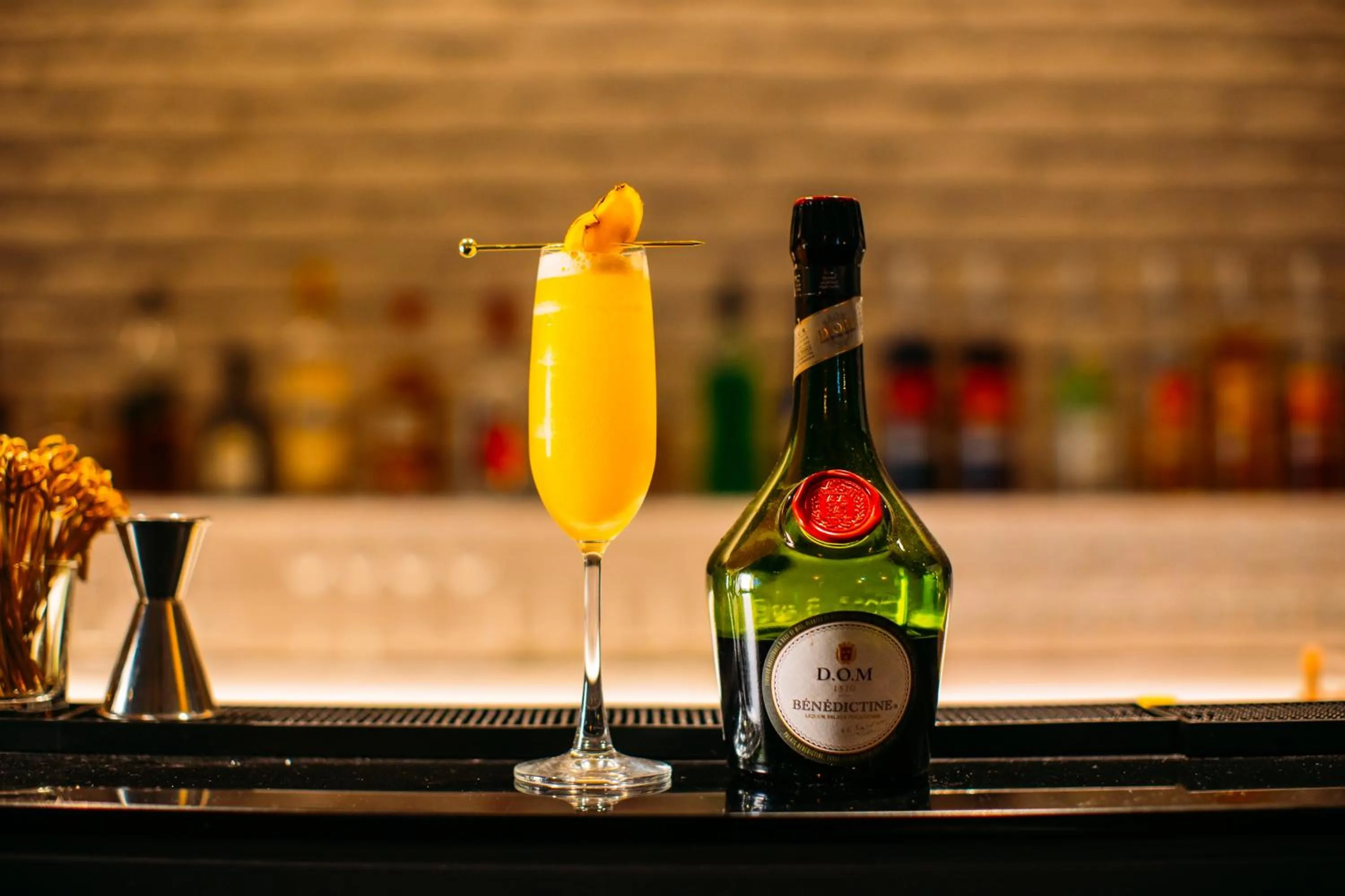 Restaurant/places to eat in Mega Hotel