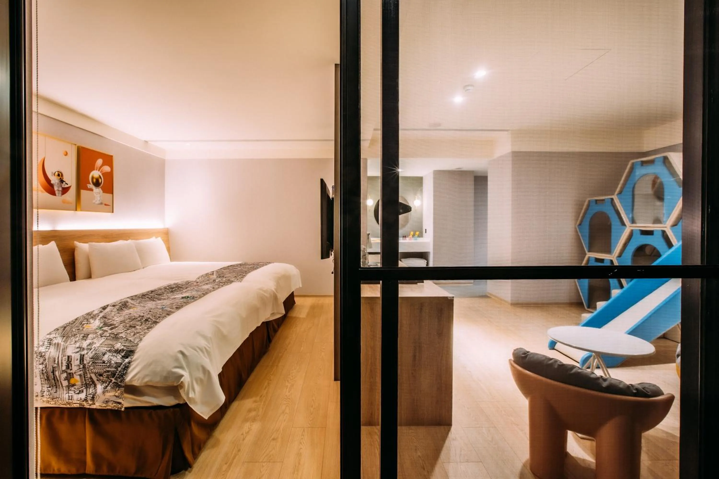 Photo of the whole room in Mega Hotel