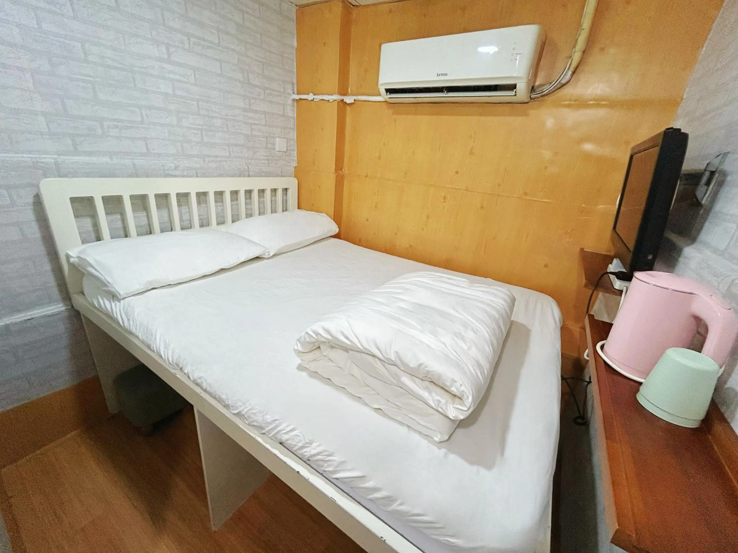 Bed in Cozy Inn Jordan Station