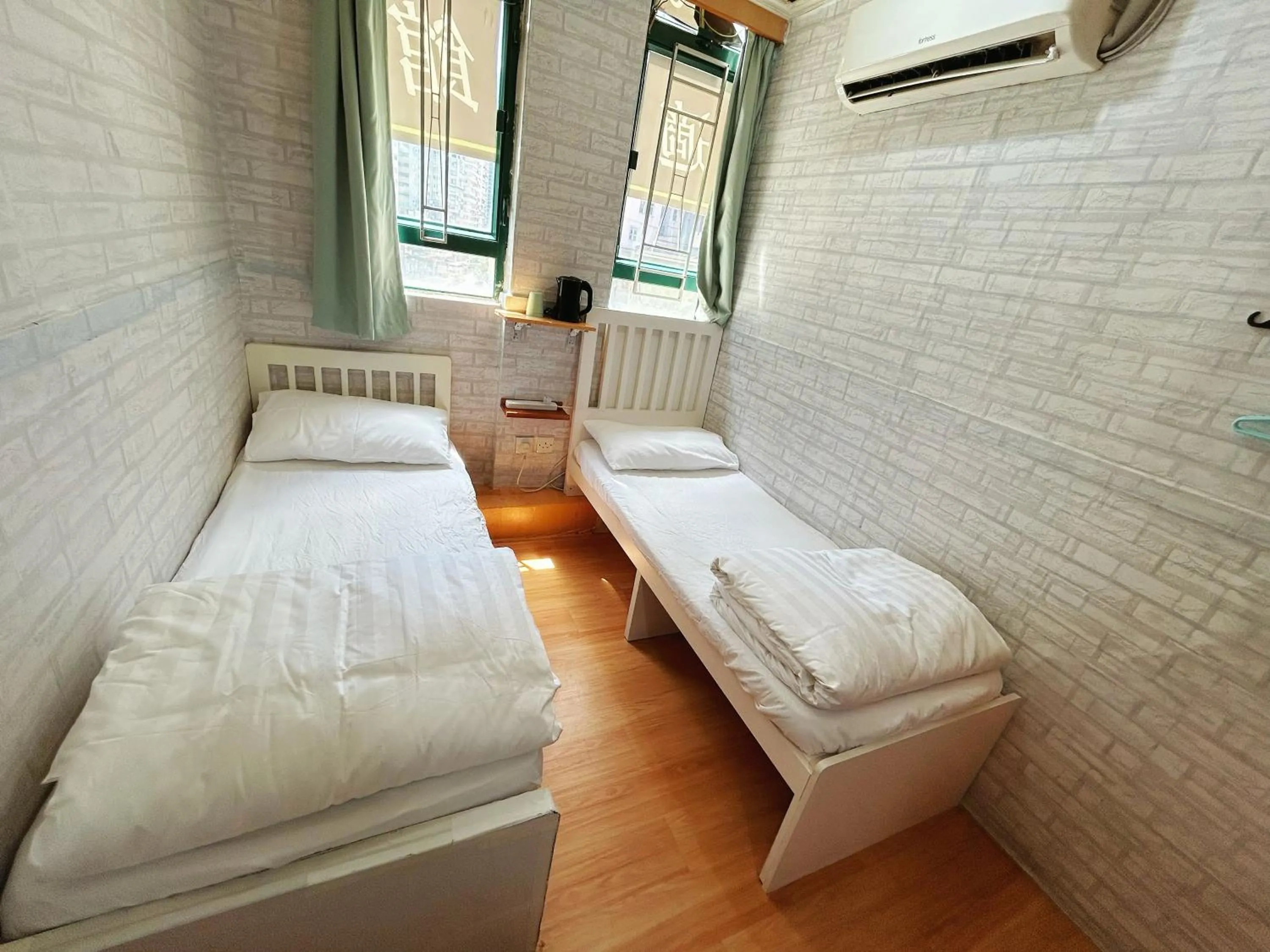 Bed in Cozy Inn Jordan Station